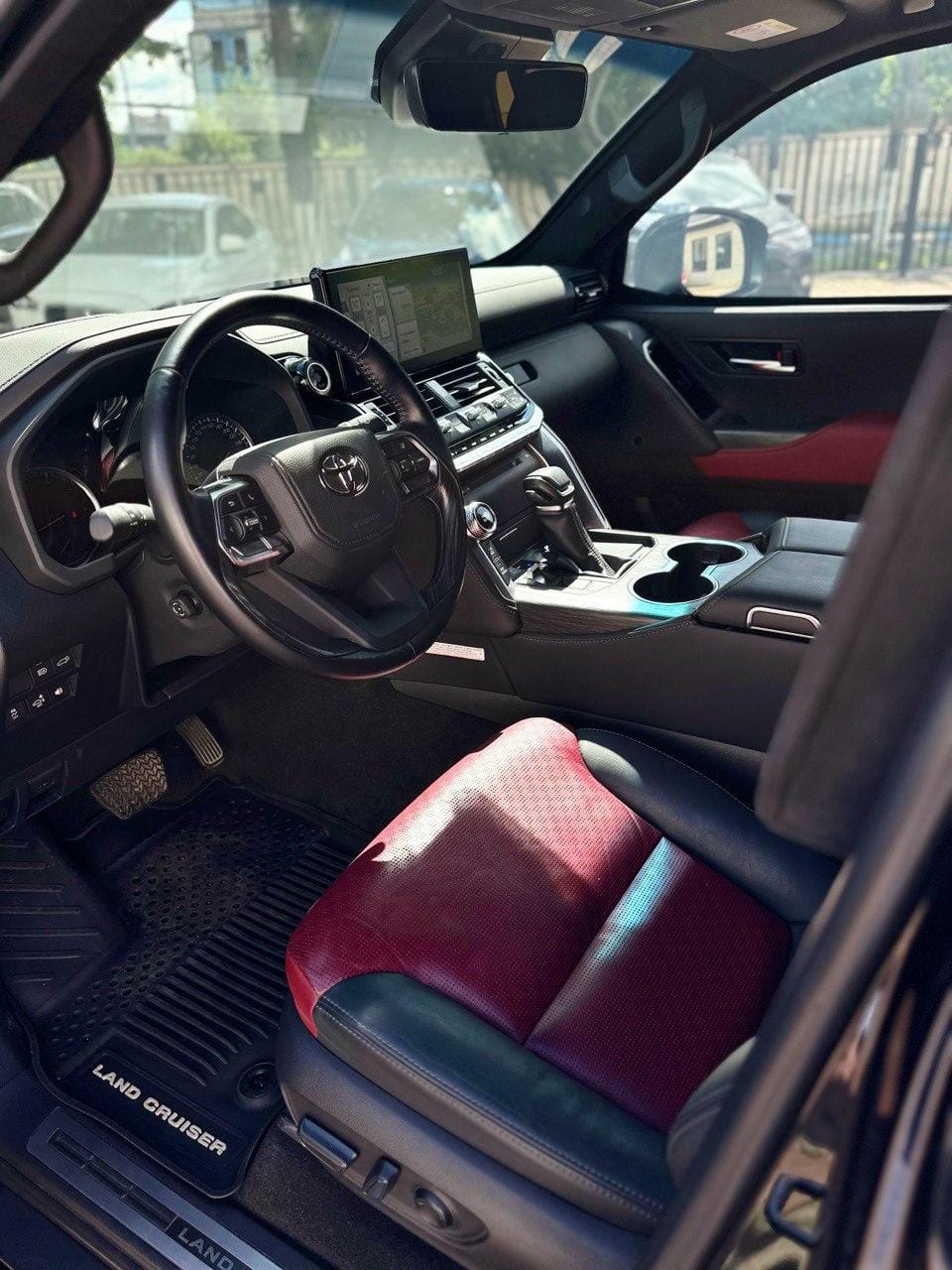 Бронированный Toyota Land Cruiser 300 (B6/В7)  2021 г. — фото 3