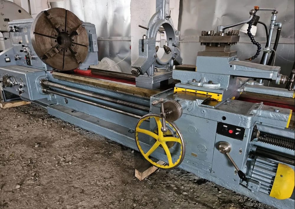 Продается Токарно-винторезный станок ДИП500(1М65) РМЦ 5 м