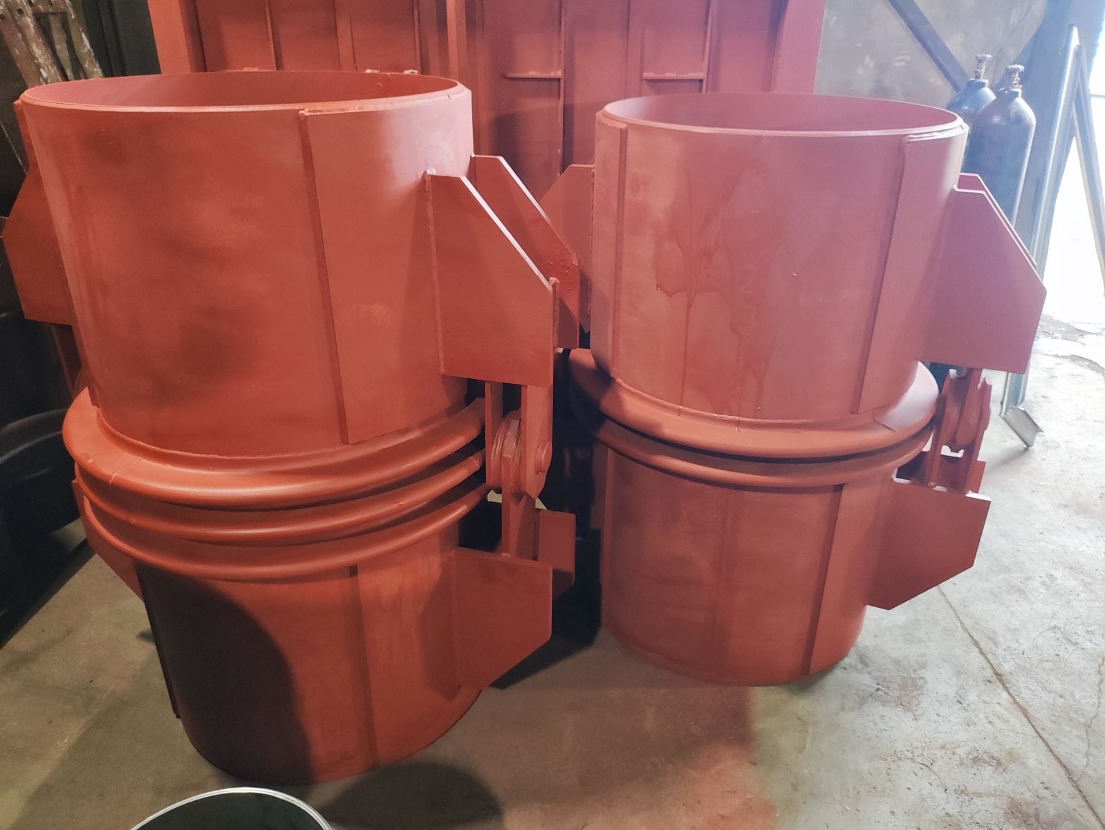 Компенсаторы линзовые, сальниковые, сильфонные от производителя.