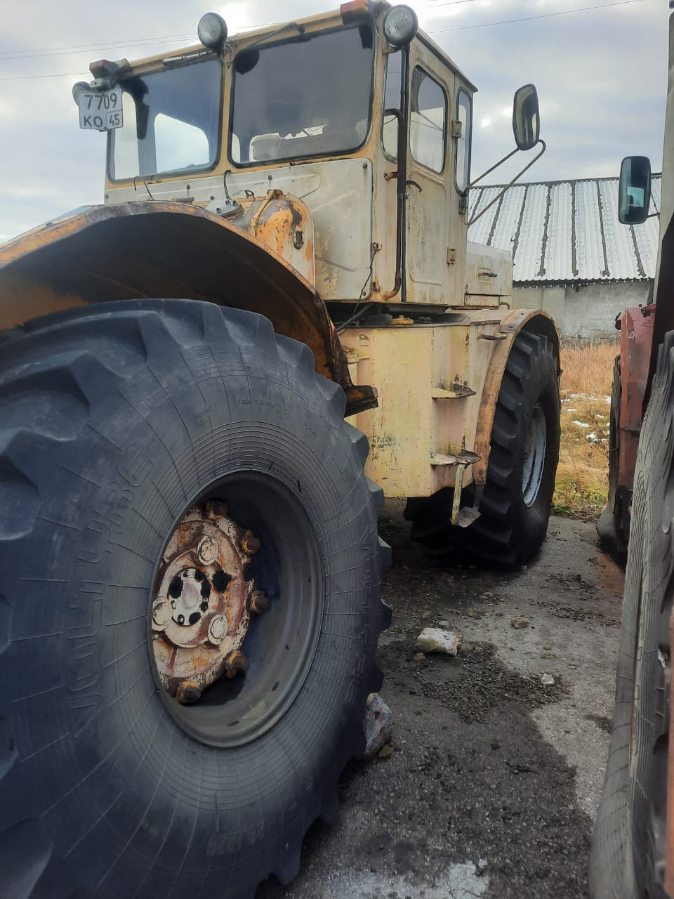 Трактор колёсный Кировец К-701