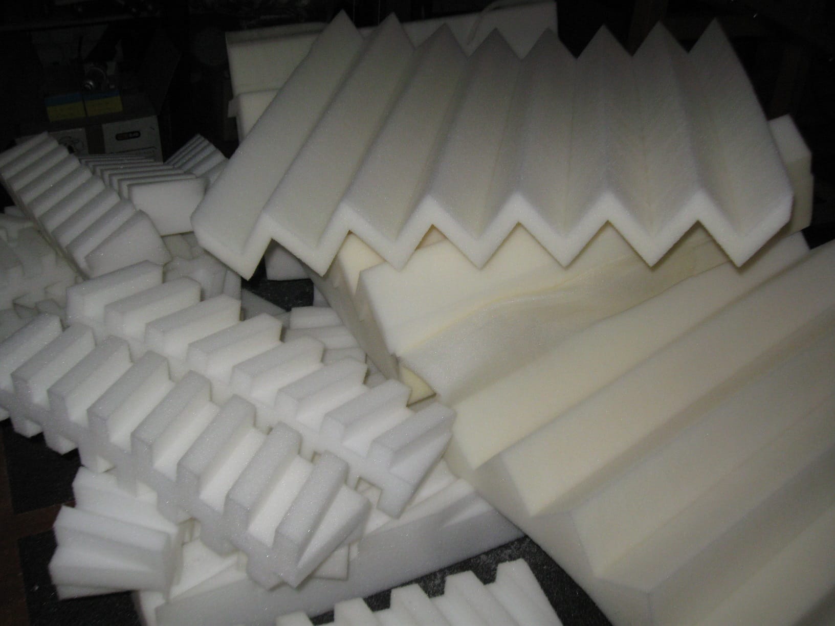 Станки с ЧПУ для резки минплиты,  поролона,  пеностекла и других материалов — фото 7