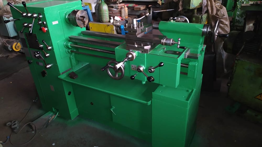 Токарно-винторезный станок S-32