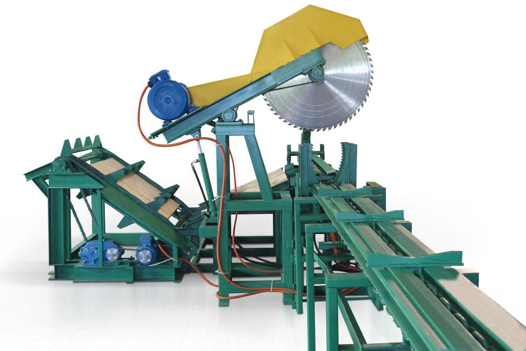 Линия раскряжевки брёвен. — фото 2