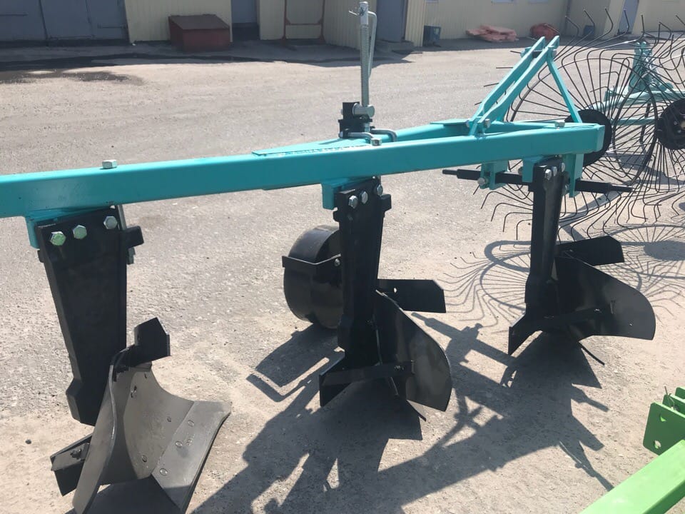 Плуг трехкорпусный навесной ПЛНМ-3-35 с высокой стойкой — фото 2