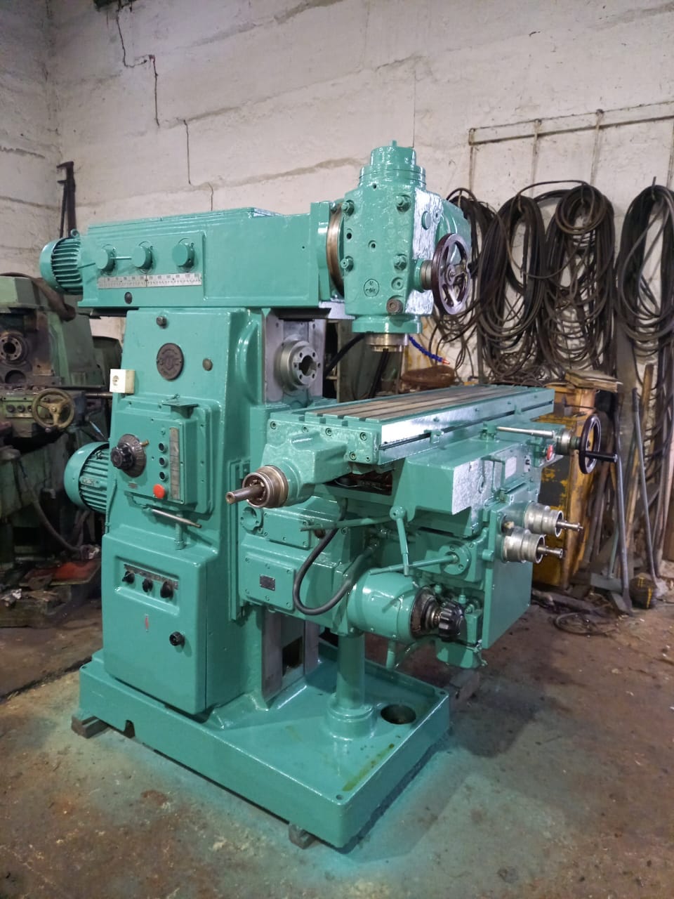 Станки металлообрабатывающие и кузнечно-прессовое оборудование