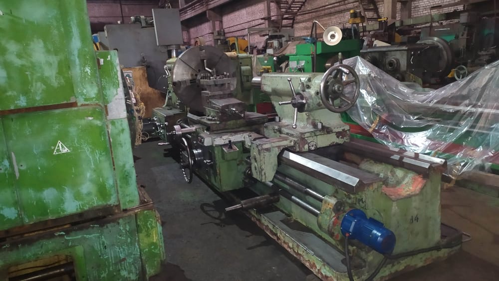 Токарно-винторезный станок 165