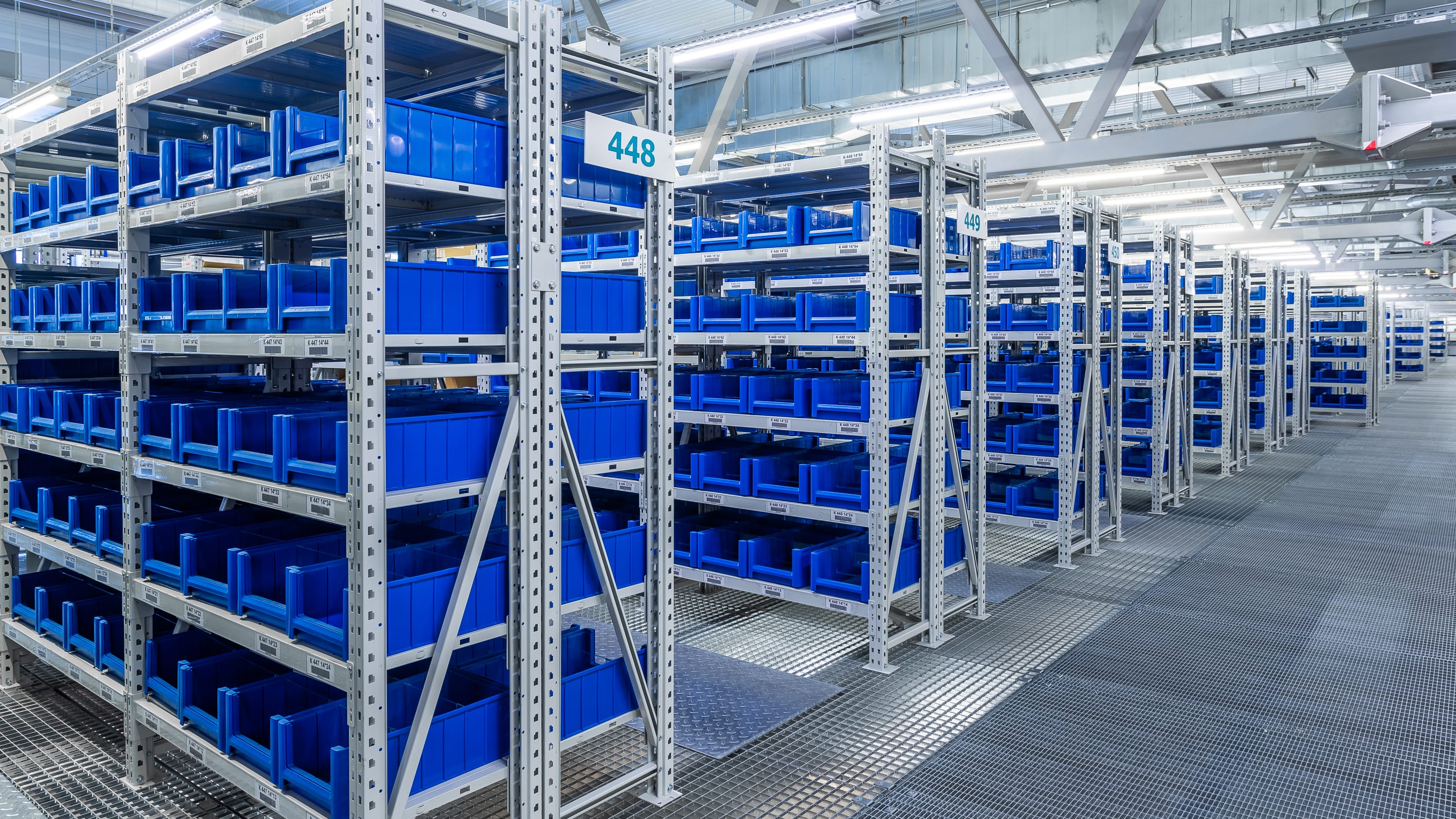 Среднегрузовые полочные стеллажи