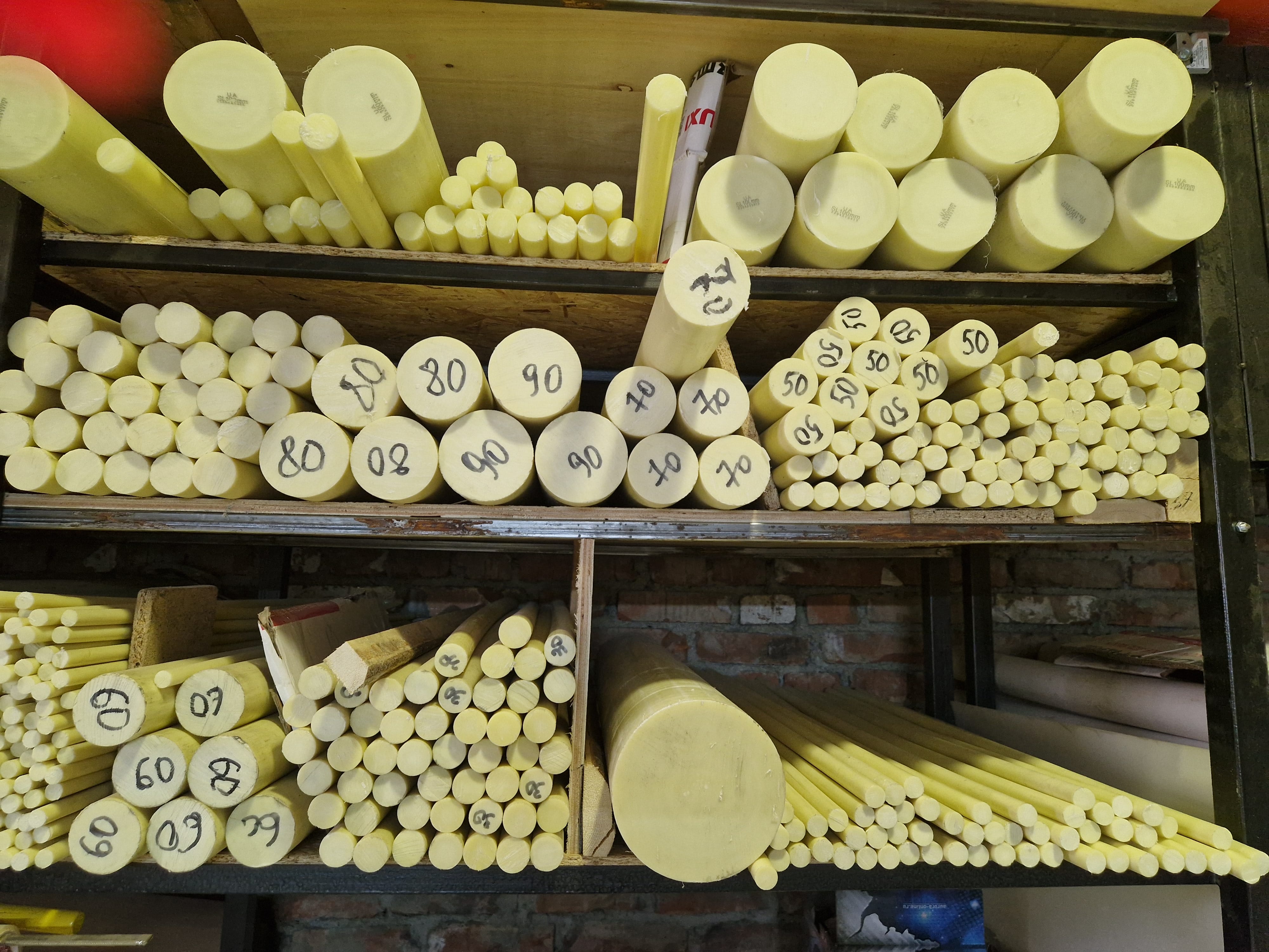 Капролон (полиамид ПА-6) стержни, пластины в ассортименте — фото 2