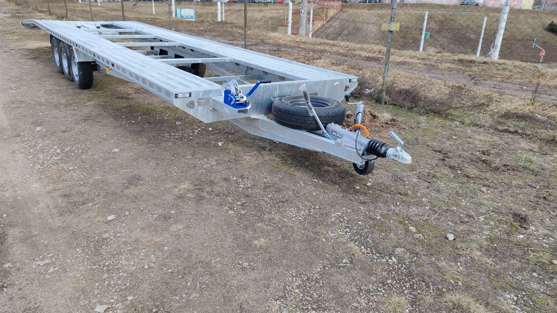 Прицеп автовоз трехосный на 2 авто до 3500кг. — фото 4