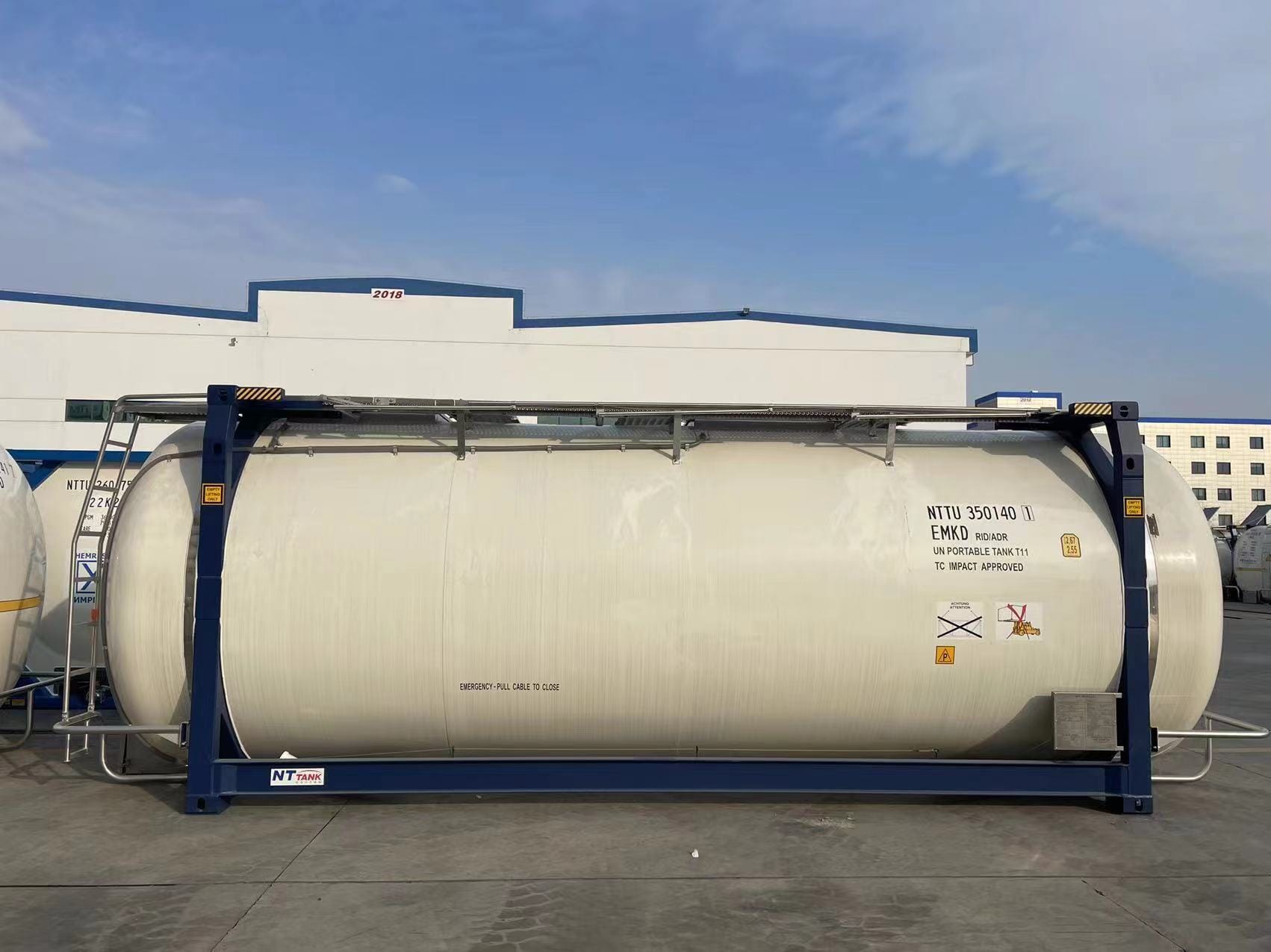 Танк-контейнер Т11 SWAP объём 35м3 с утеплителем и подогревом, новый — фото 2