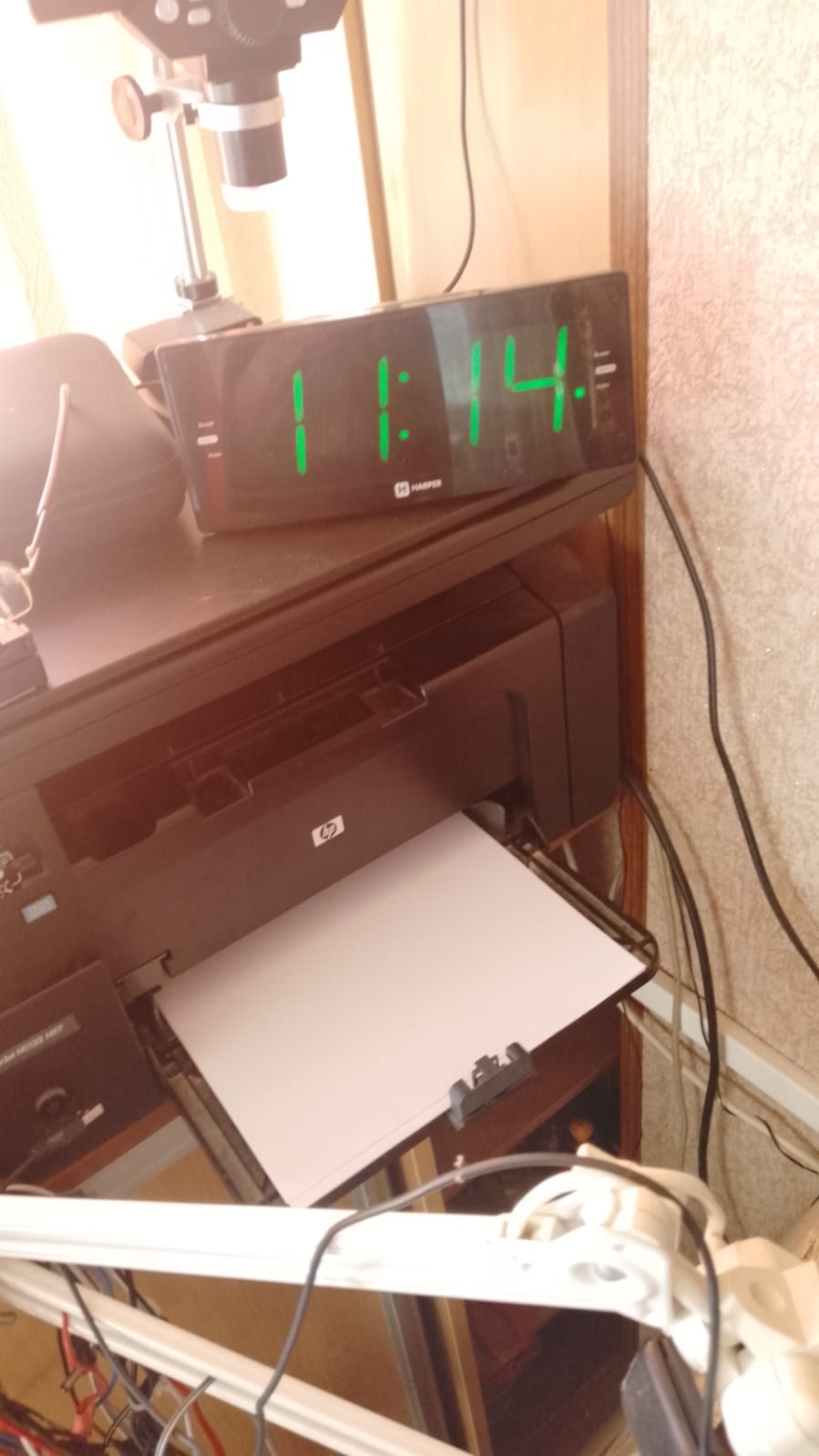 Часы (Радиобудильник) Harper HCLK-2044 — фото 2