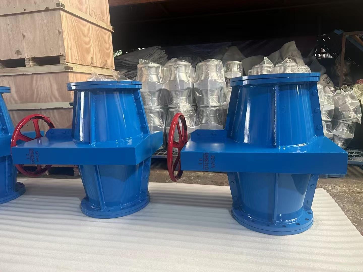 Шланговая задвижка стальная с редуктором Ру10 Ду500 Китай