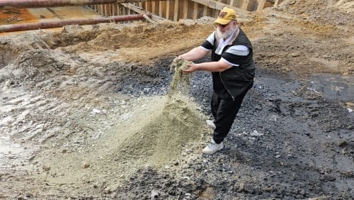 Просеивающий ковш