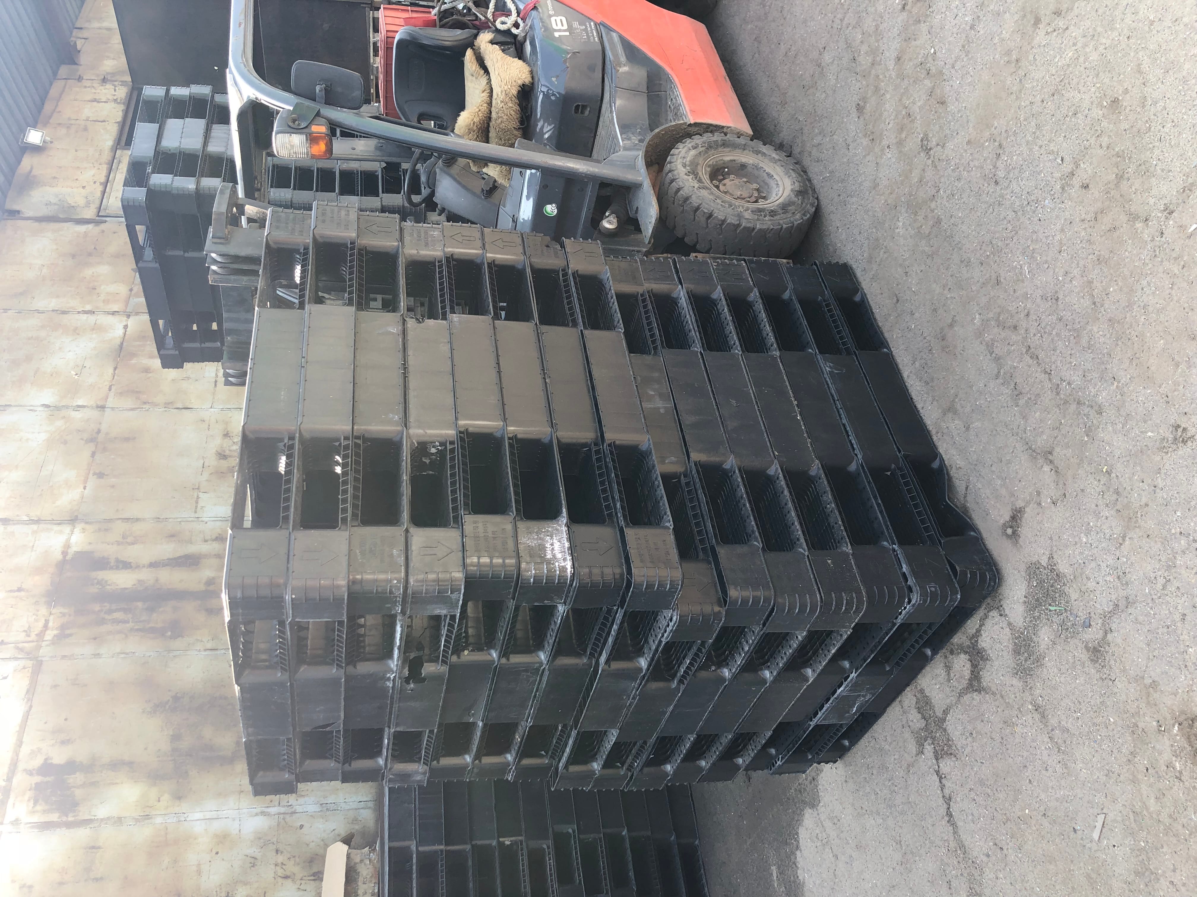 Куплю пластиковые поддоны