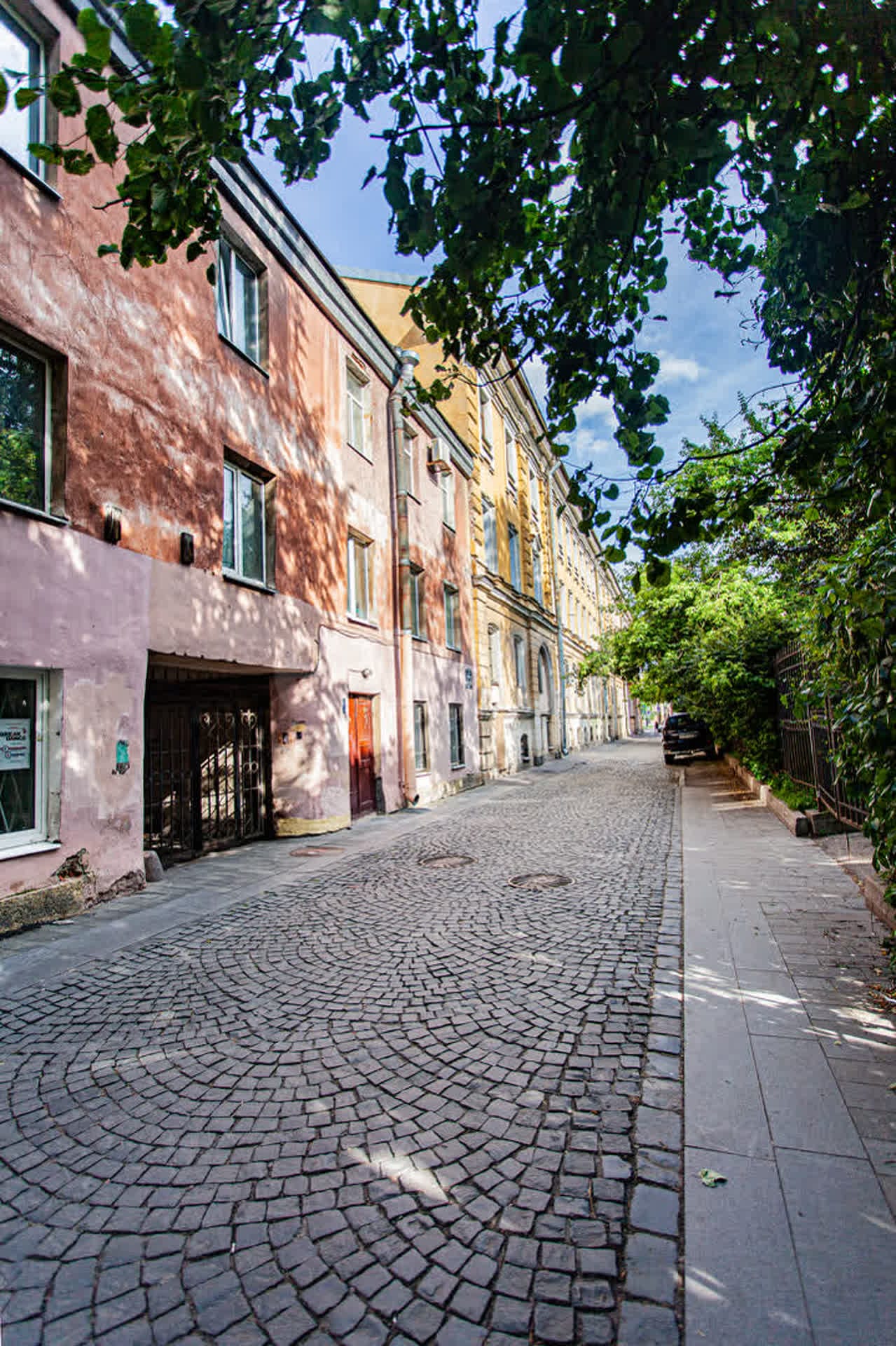 ПРОДАМ уютную 2-х комнатную квартиру площадью 56 м.кв. (высокий бельэтаж в 4-х этажном доме) ОТ ВЛАДЕЛЬЦА, СФК, в исторической части Васильевского Острова по адресу: 1-я линия ВО, 24 Репина ул., 25 — фото 2