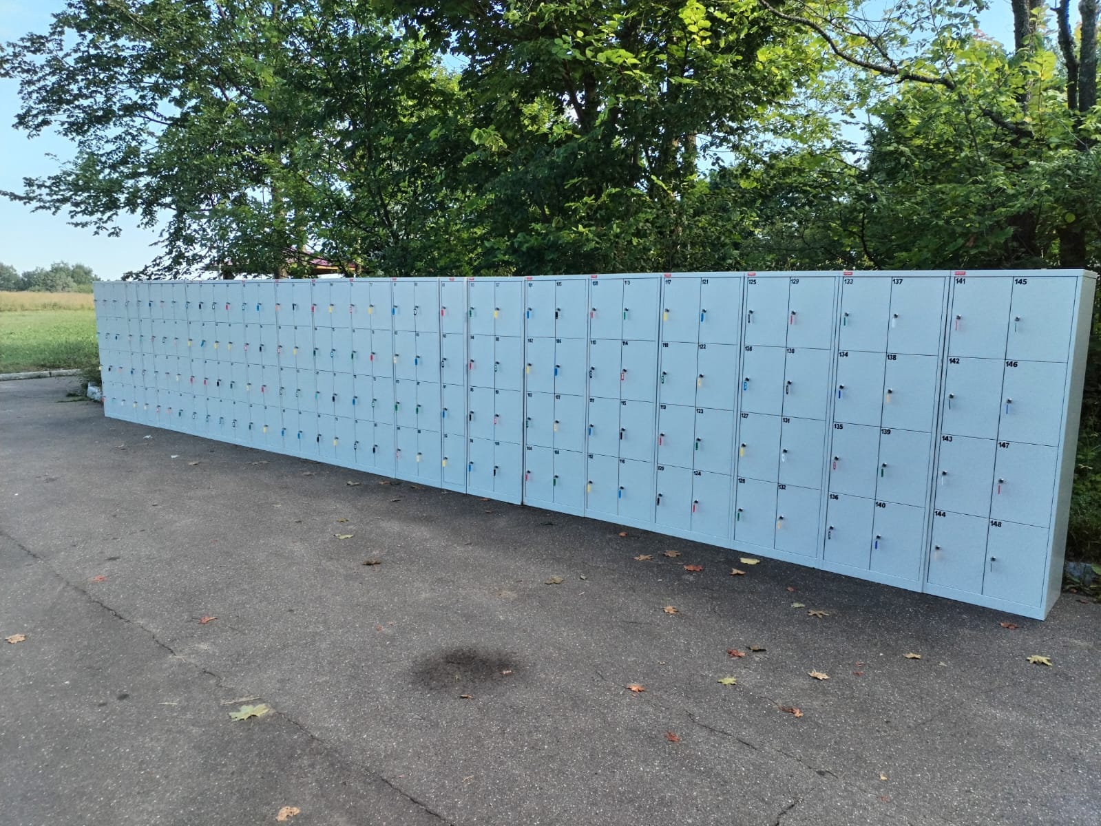 Аренда гримерных столов,             напольных зеркал,             вешала.             Сцены,             трибуны — фото 10