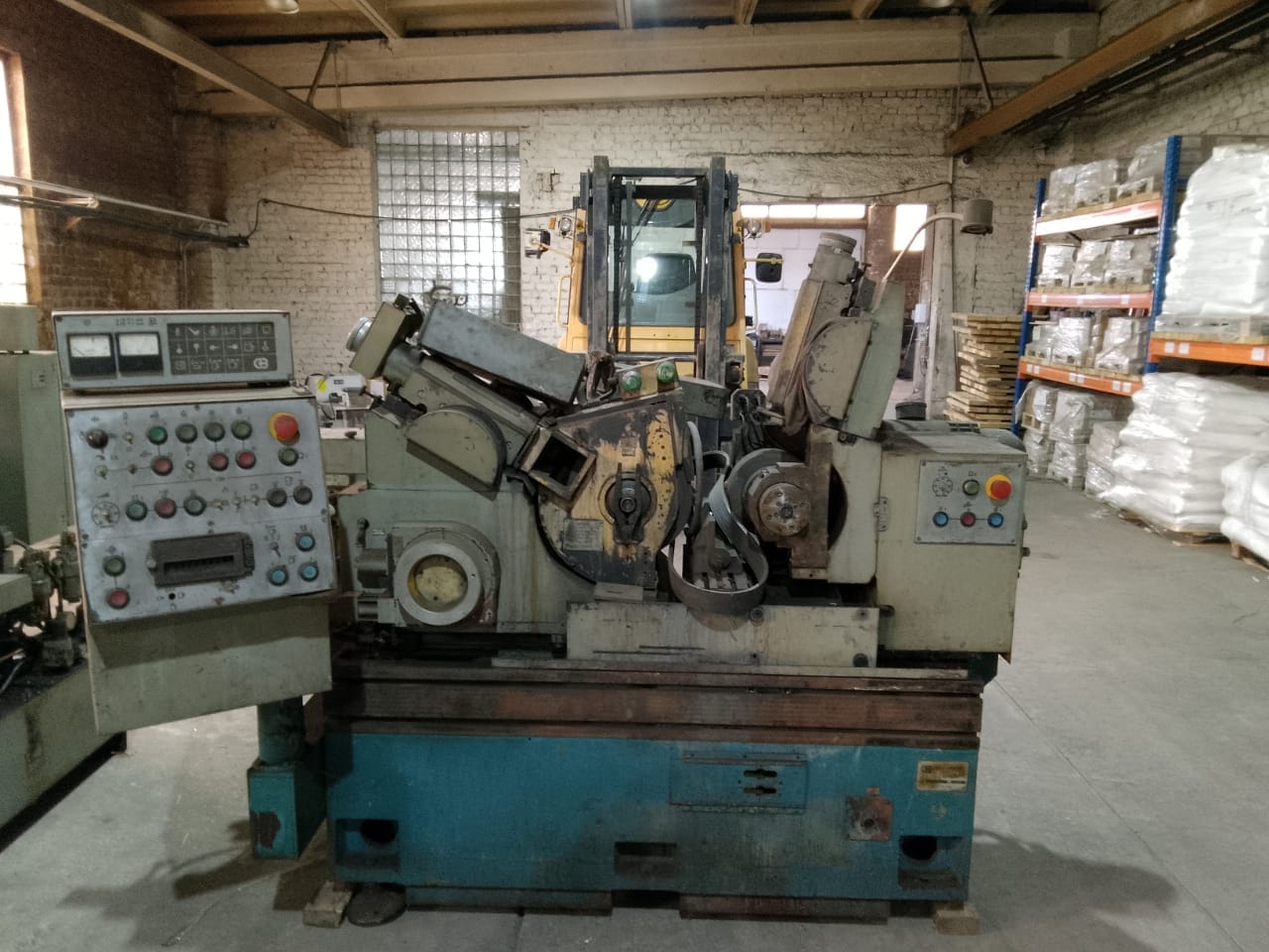 3Е183А - Полуавтомат круглошлифовальный бесцентровый