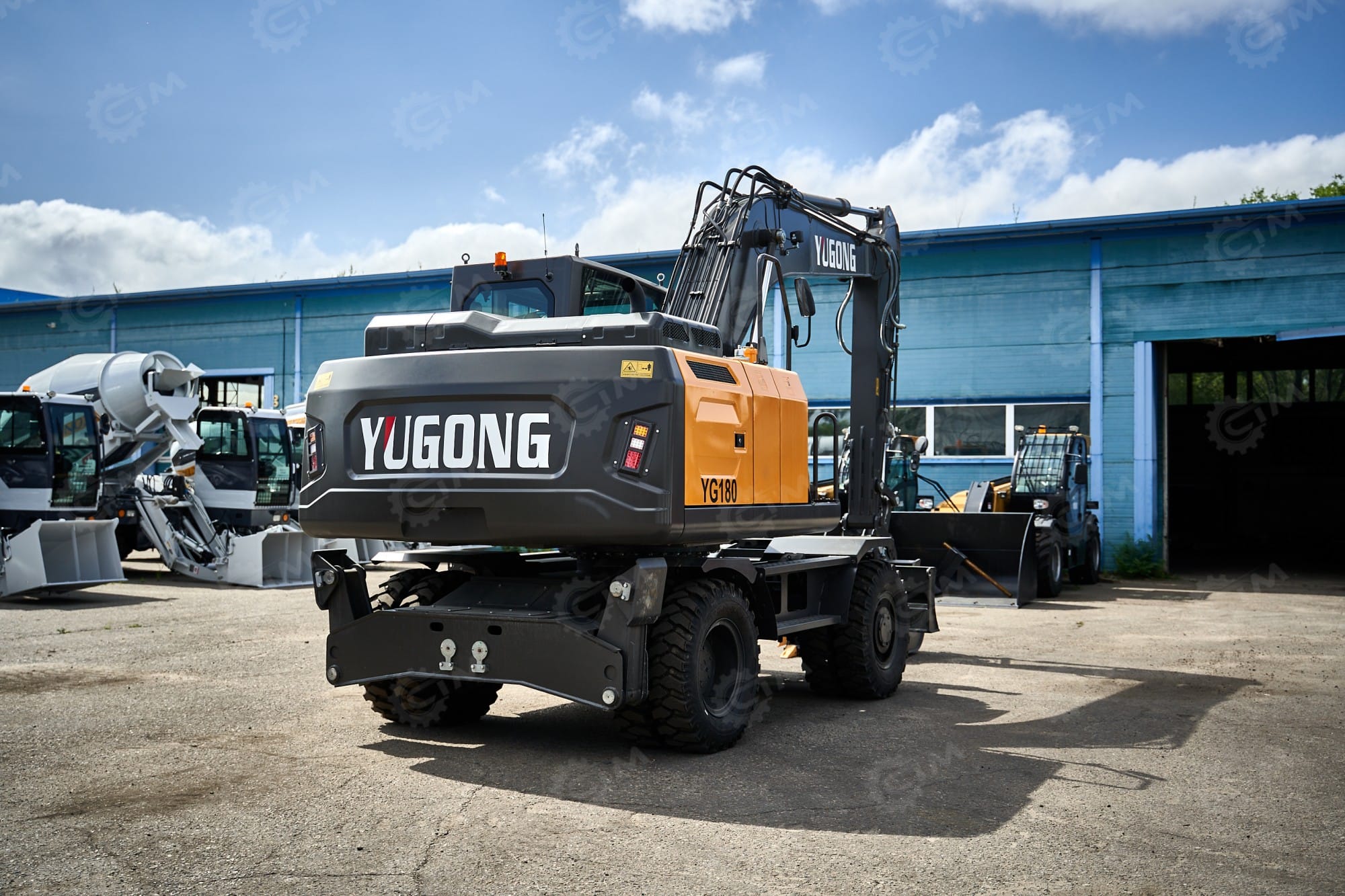 Колесный экскаватор YUGONG YG180 — фото 3