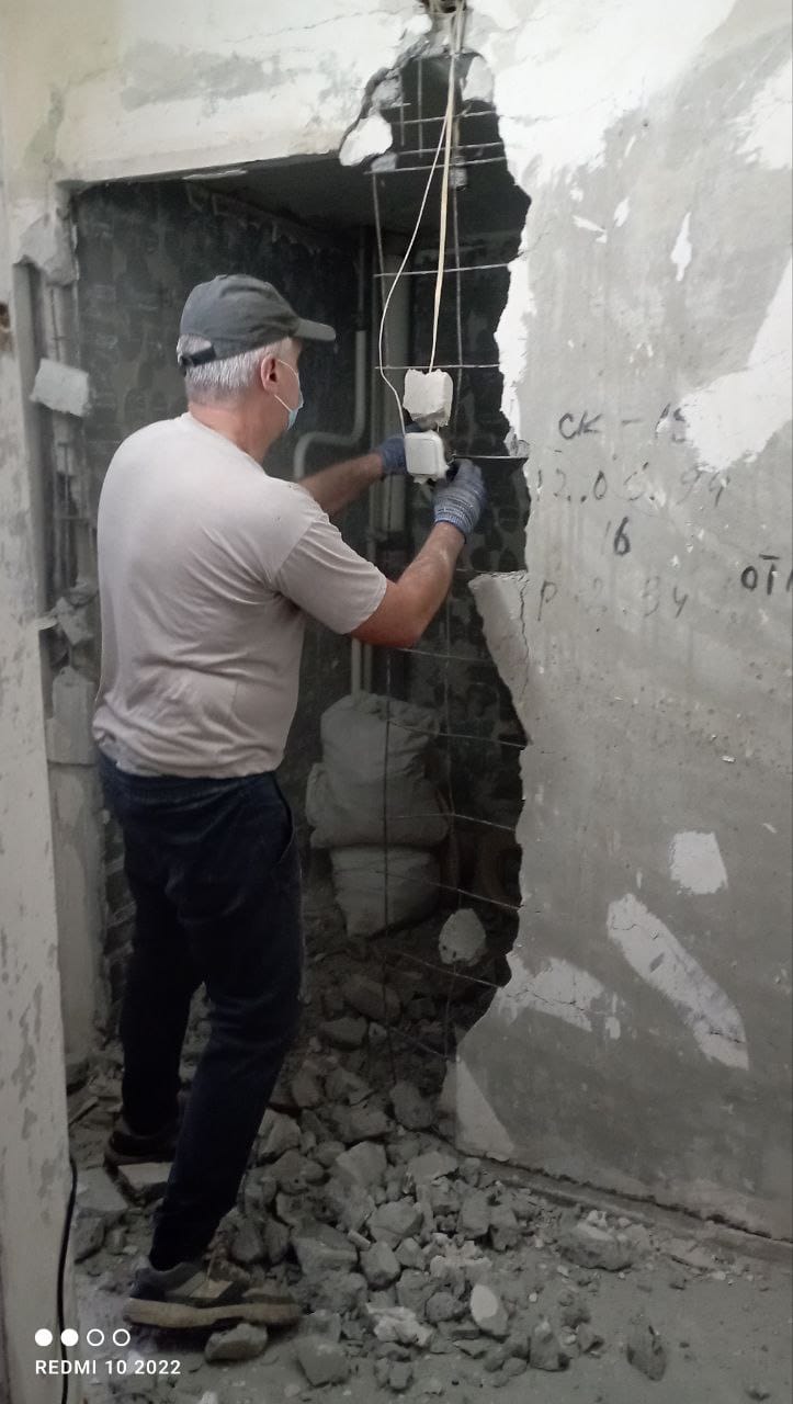 Демонтаж сантехкабины в Донецке . ДНР