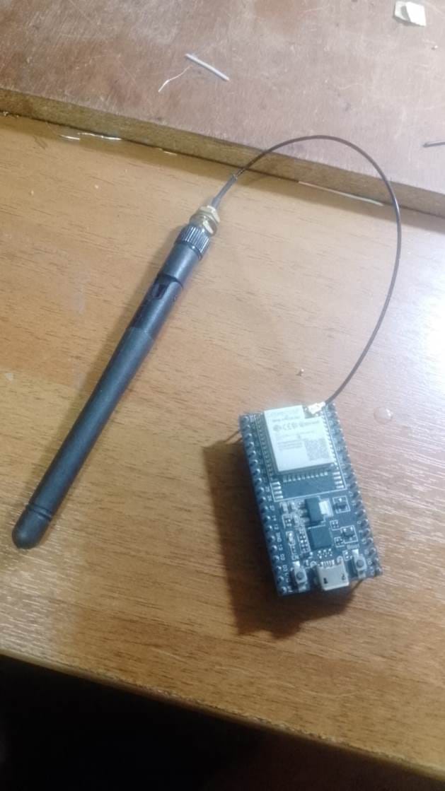 Микроконтроллер ESP32-wroom-32u с внешней антенной