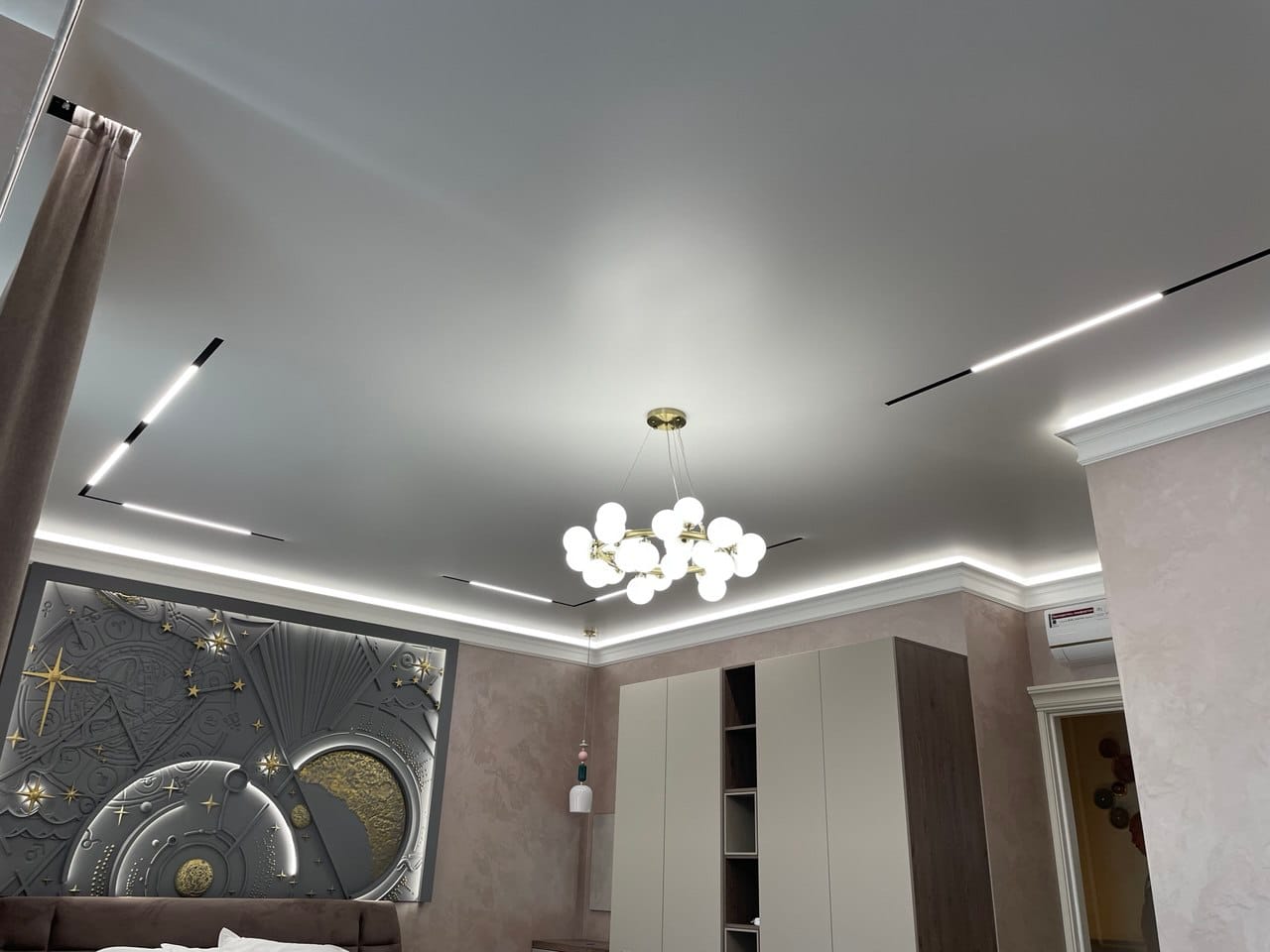 Современные натяжные потолки в Белогорске