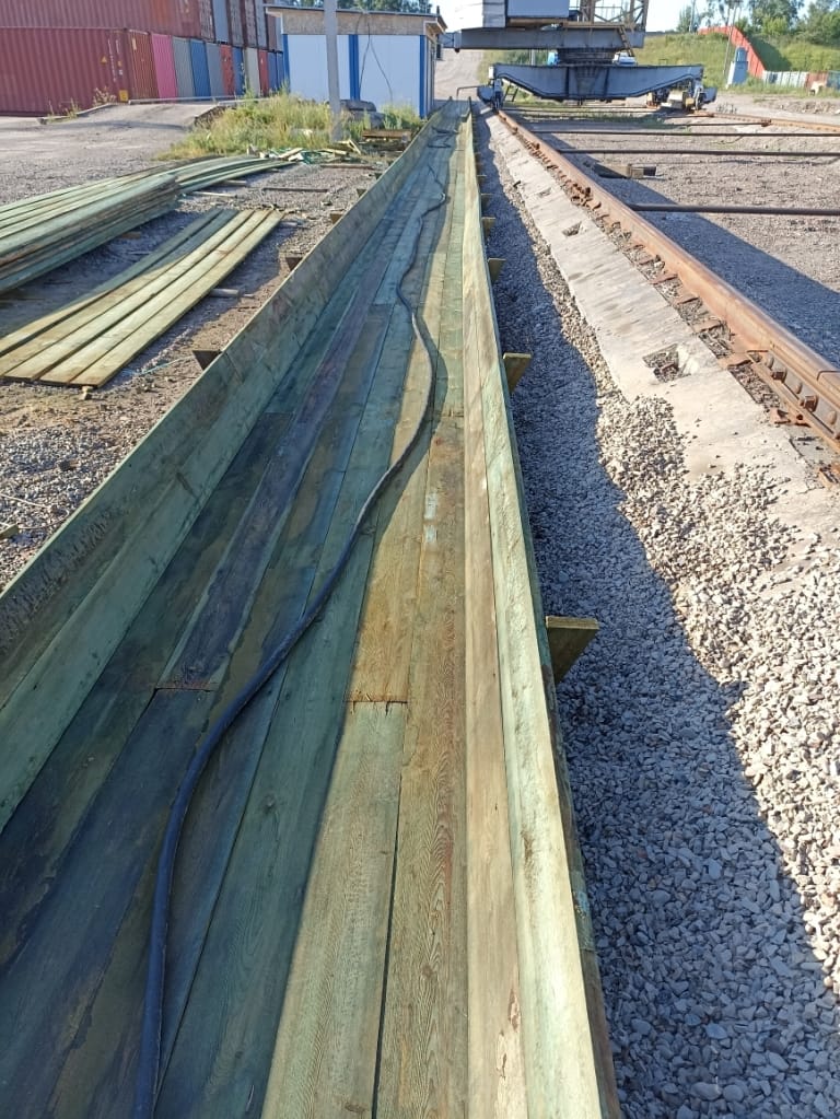 Кабельный лоток козлового, башенного, портального крана