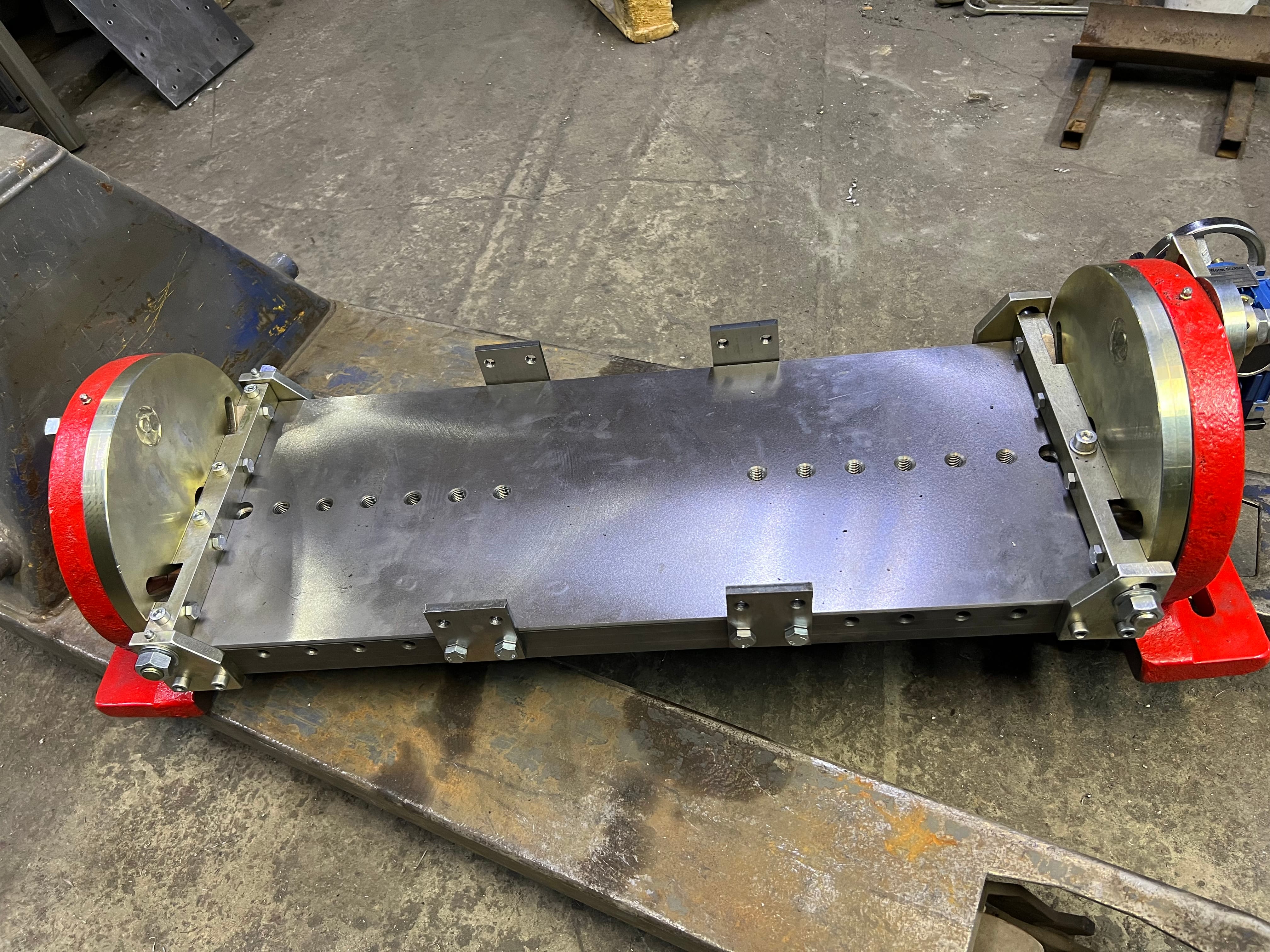 Двухуровневый поворотный стол для V-образных ГБЦ и блоков цилиндров