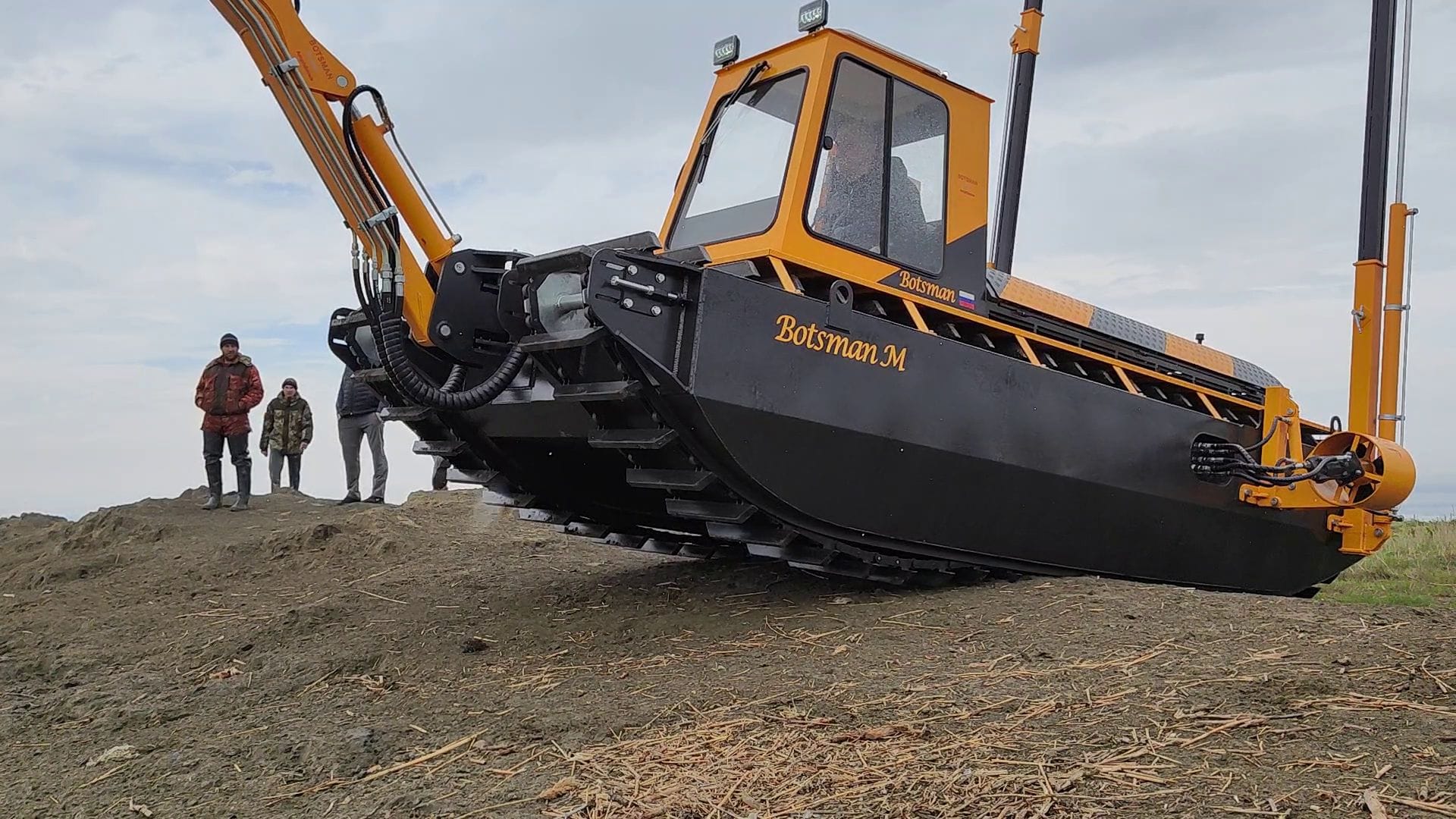 Многофункциональный самоходный земснаряд «Botsman М»