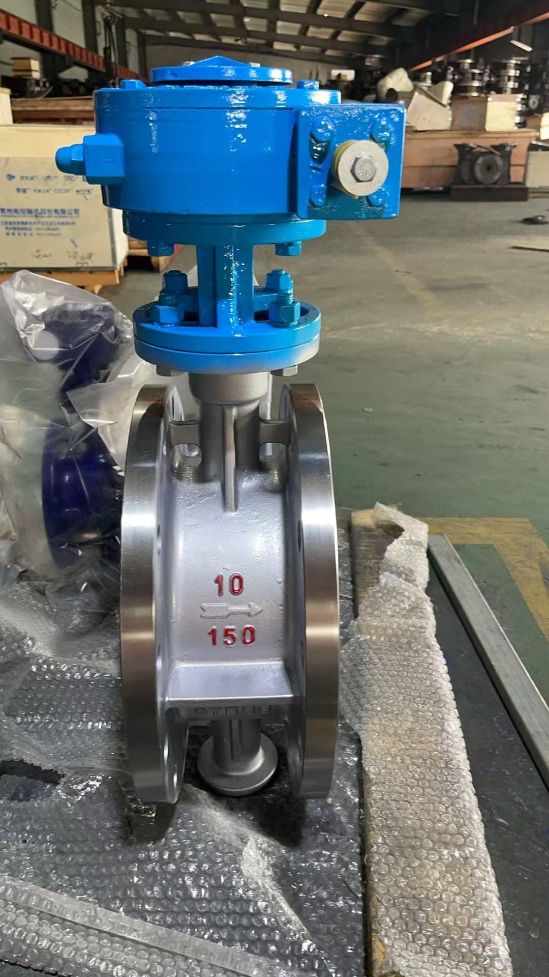 Затвор дисковый поворотный трехэксцентриковый фланцевый нержавеющий ру10 ду150 с редуктором