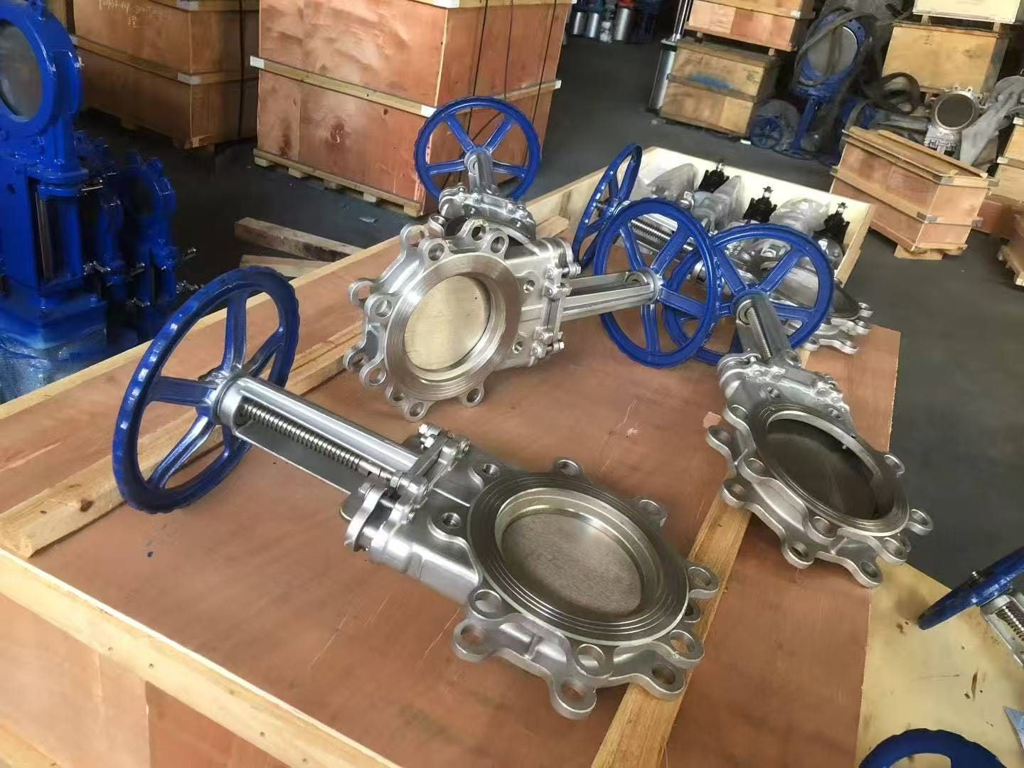 Задвижка шиберная(ножевая) межфланцевая с выдвижным шпинделем с проушинами