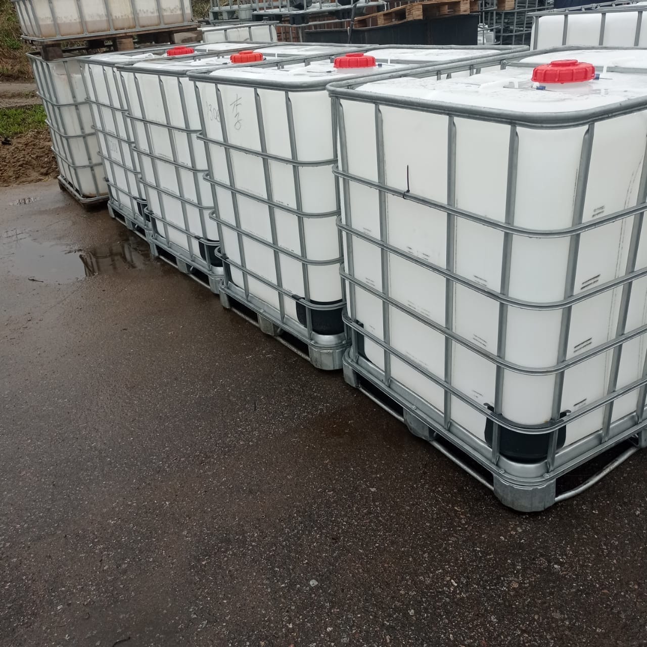 Еврoкубы 1000л. б/у чистые строительные!