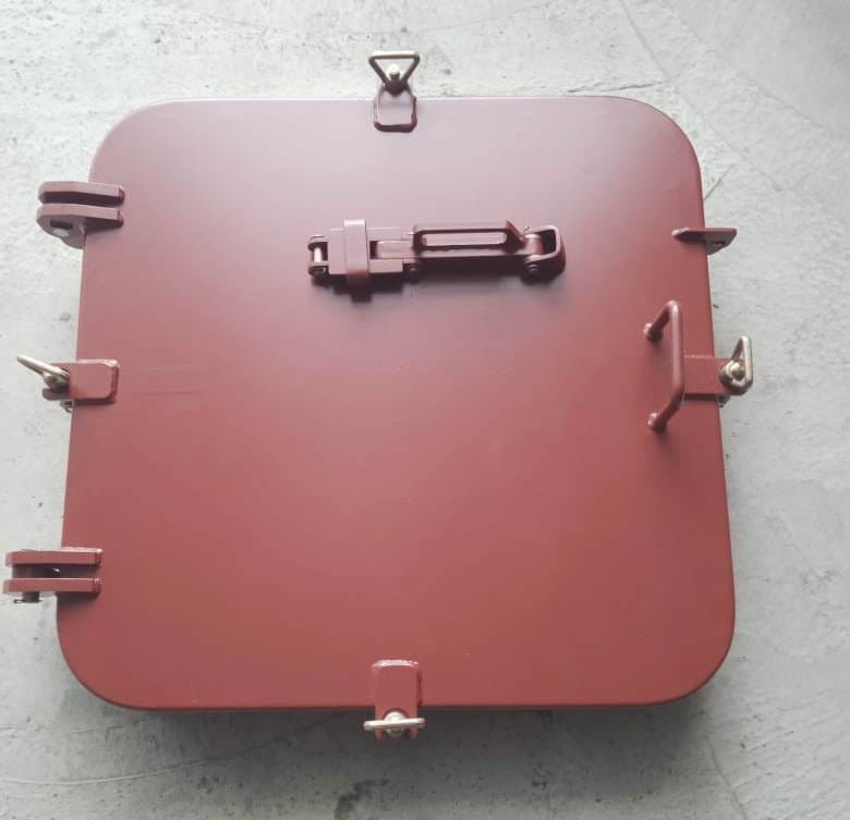 Крышка судовая 600*600 на барашках — фото 2