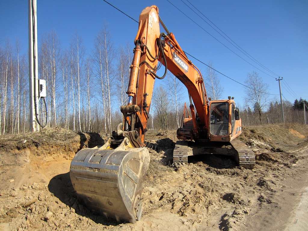 Гусеничный экскаватор Doosan 255, 2011 г, 2 ковша + молот — фото 5