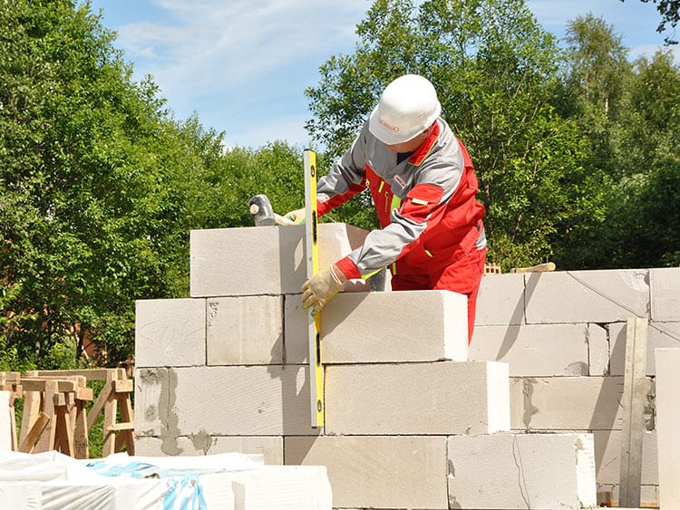 Бригада каменщиков кладка кирпича и блока в Пензе