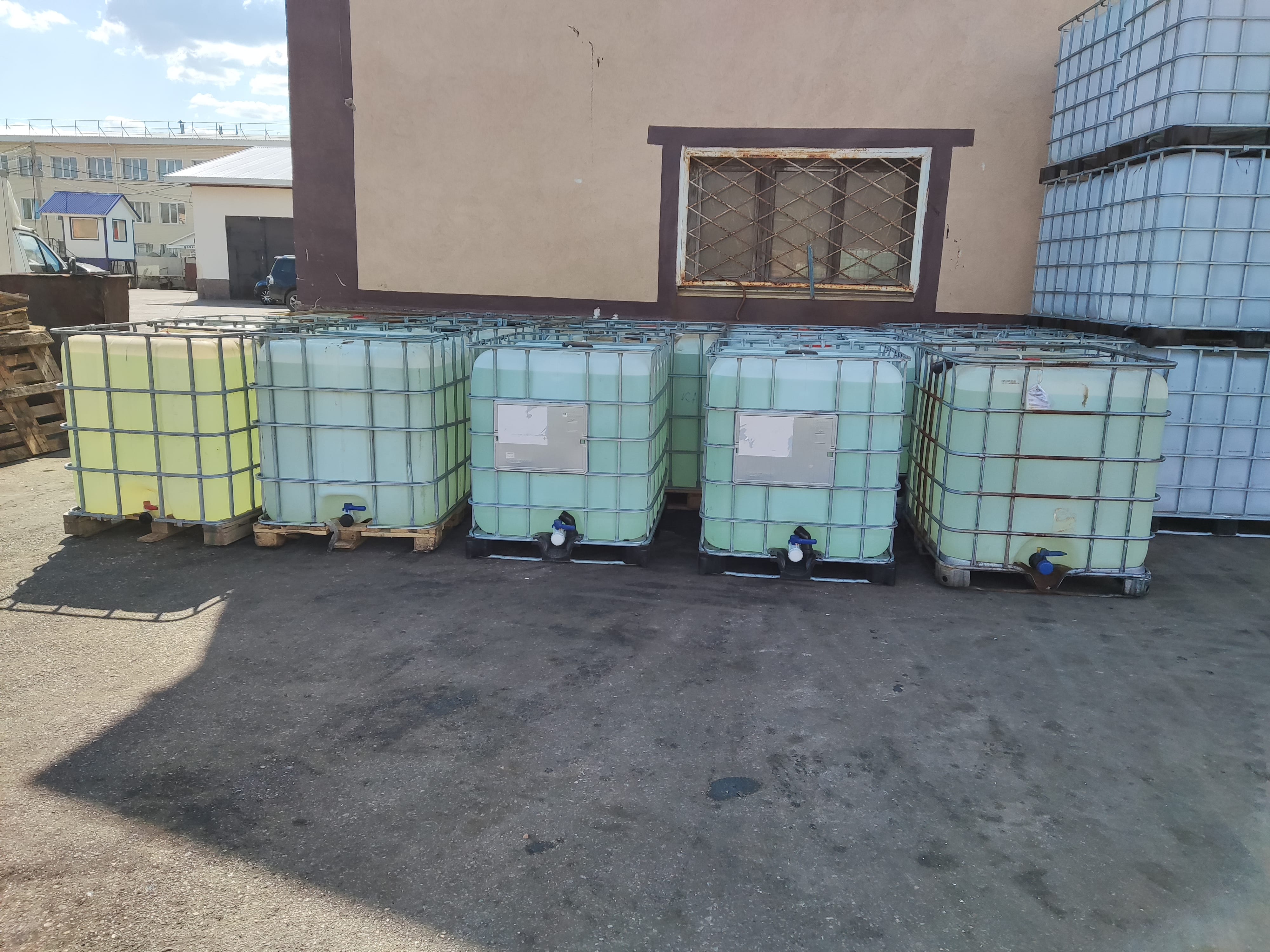 Натр едкий, гипохлорит натрия, гипохлорит кальция, перхлорэтилен, сода кальцинированная, сода пищевая