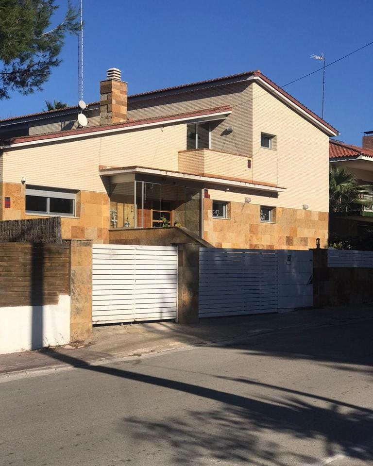 Вилла на побережье Коста Дорада