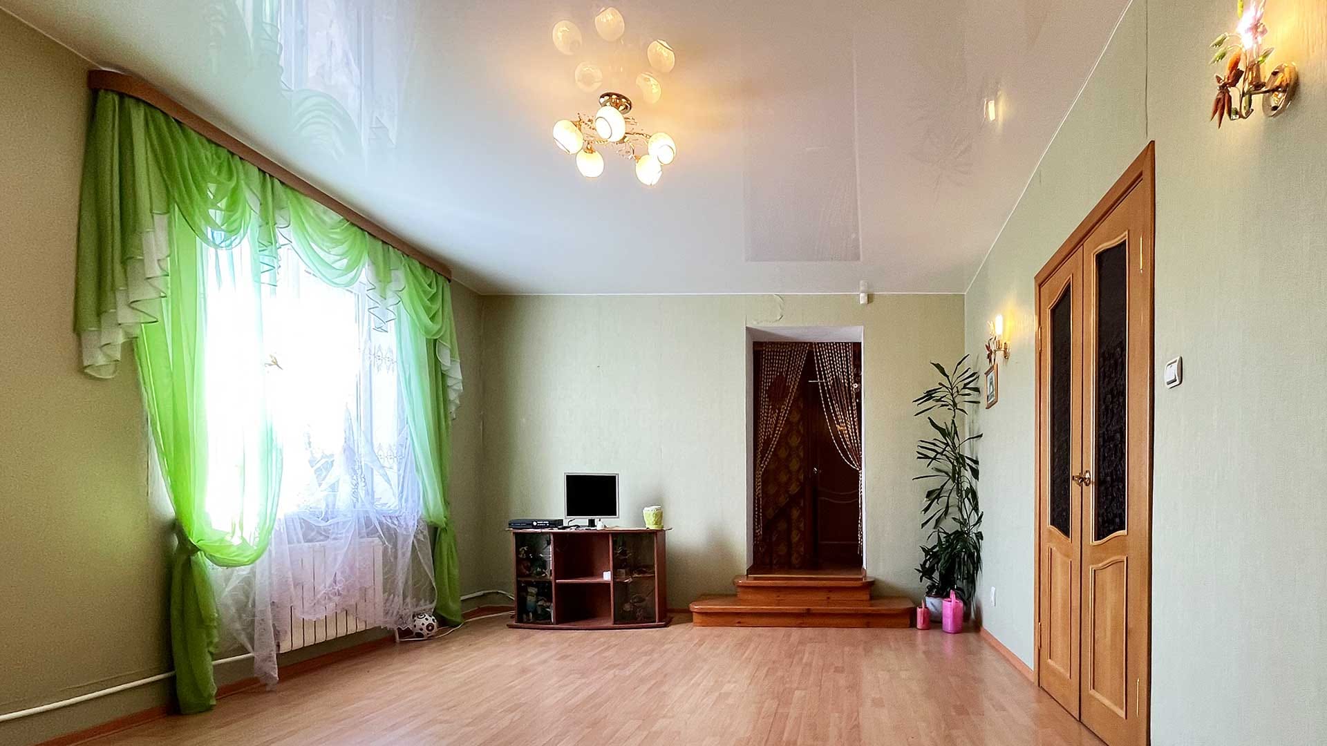 Жилой дом 352 м² с зимним садом, баней и гаражом на 13 сотках в Шлиссельбурге — фото 2