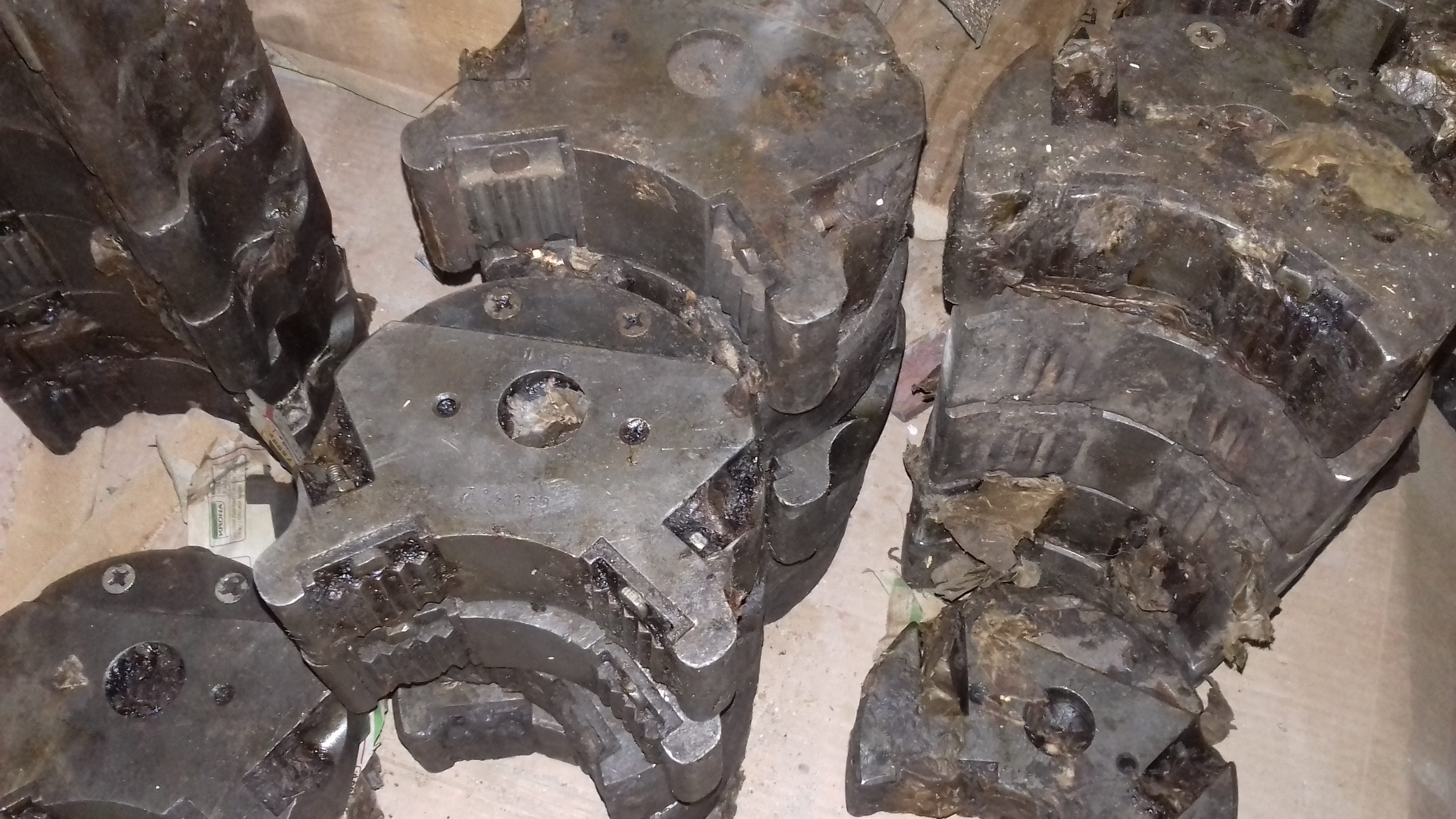 продам из наличия челюсти АКБ-3М2 с хранения , в ассортименте