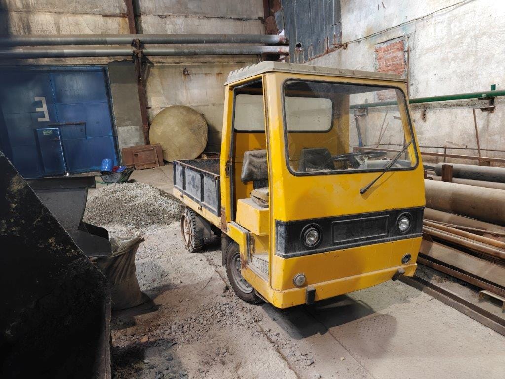 Электротележки ЕП-006.2, ЕП-011.2 с  зарядным устройством и дополнительной АКБ