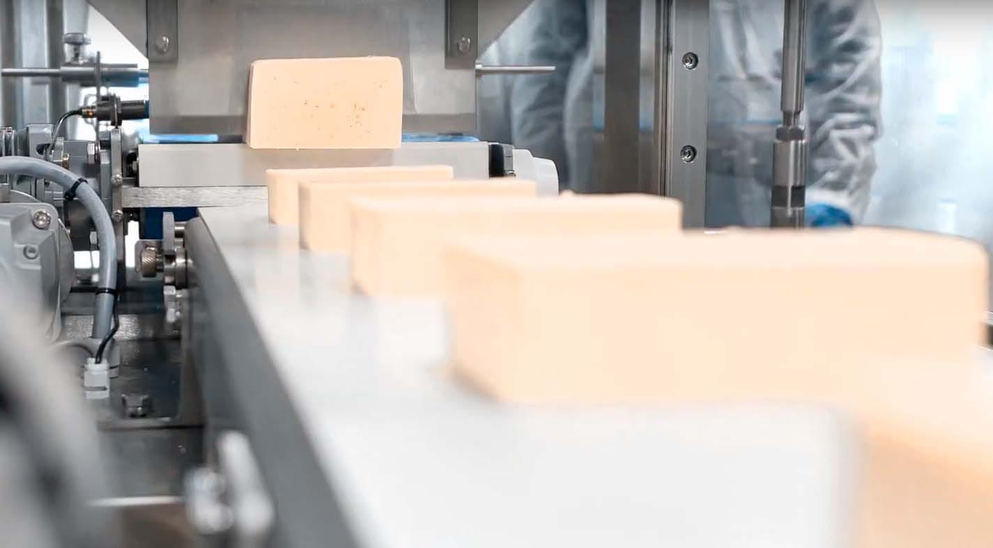 Сырорезка на порции фиксированного веса для брускового сыра