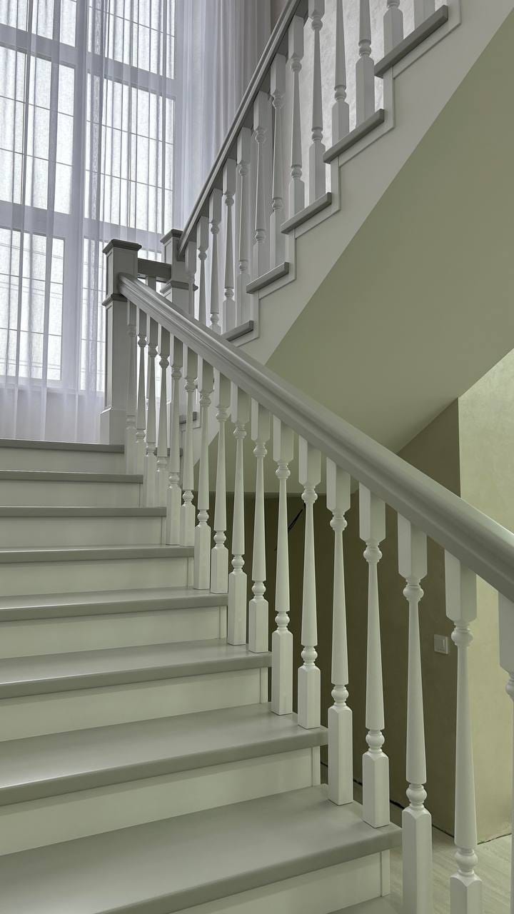 Лестница деревянная в дом — фото 27