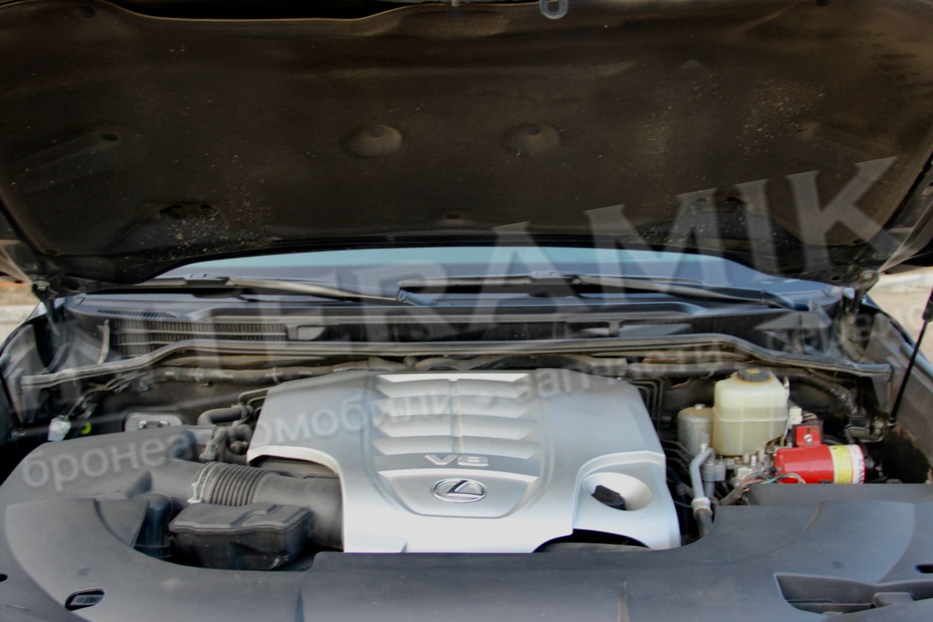 Lexus LX 570 бронированный (В6/В7) 2017г — фото 5