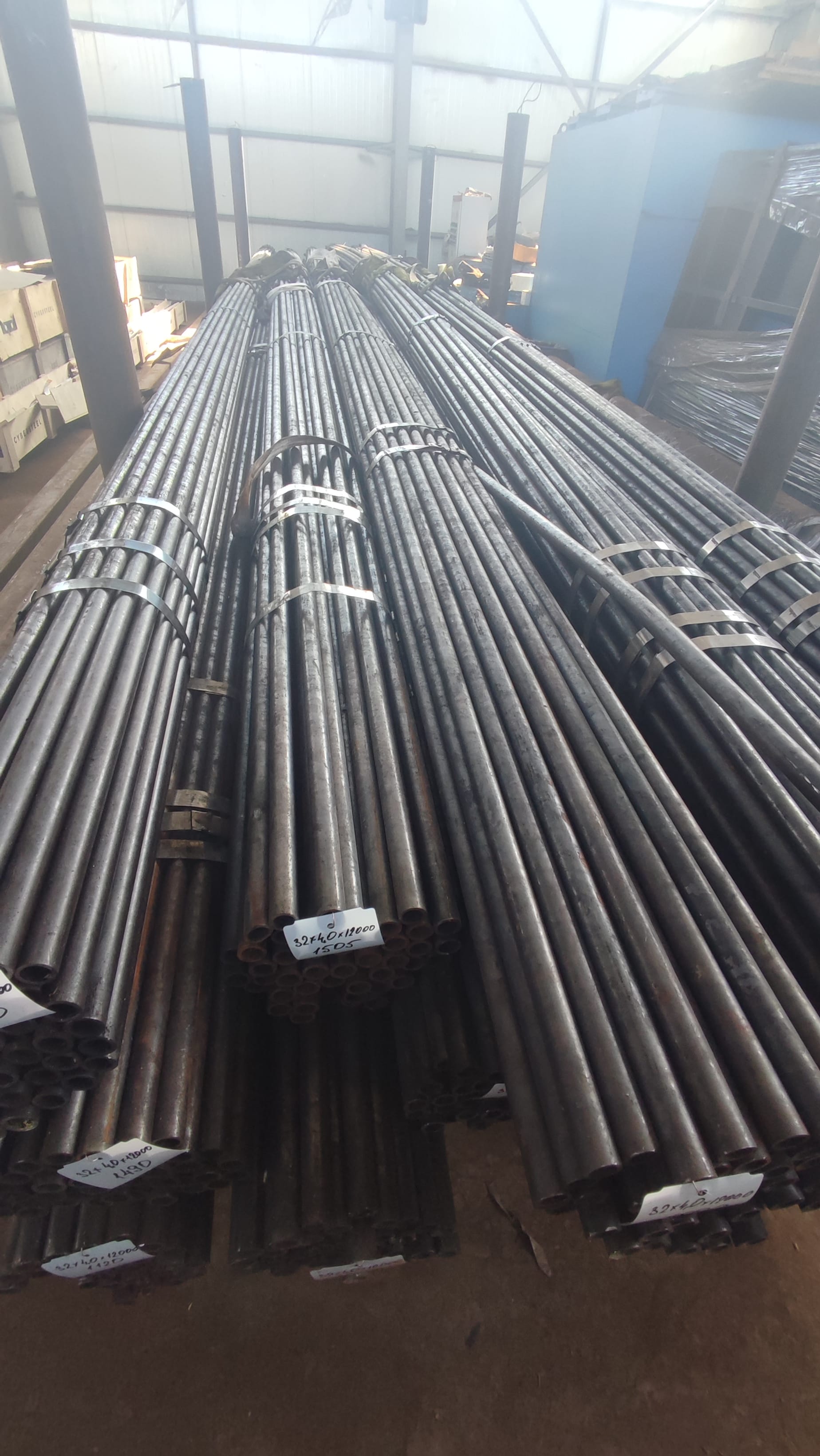 продаем трубы ГОСТ 8734-75 ф32х4 ст. 20