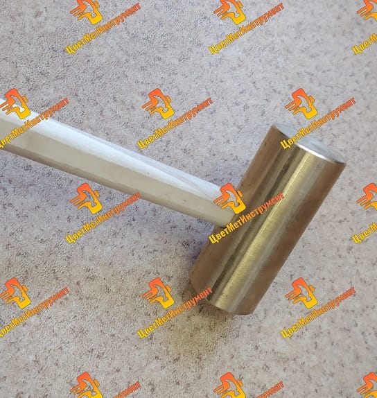 Молоток латунный 2 кг (2000гр)   с деревянной ручкой — фото 2