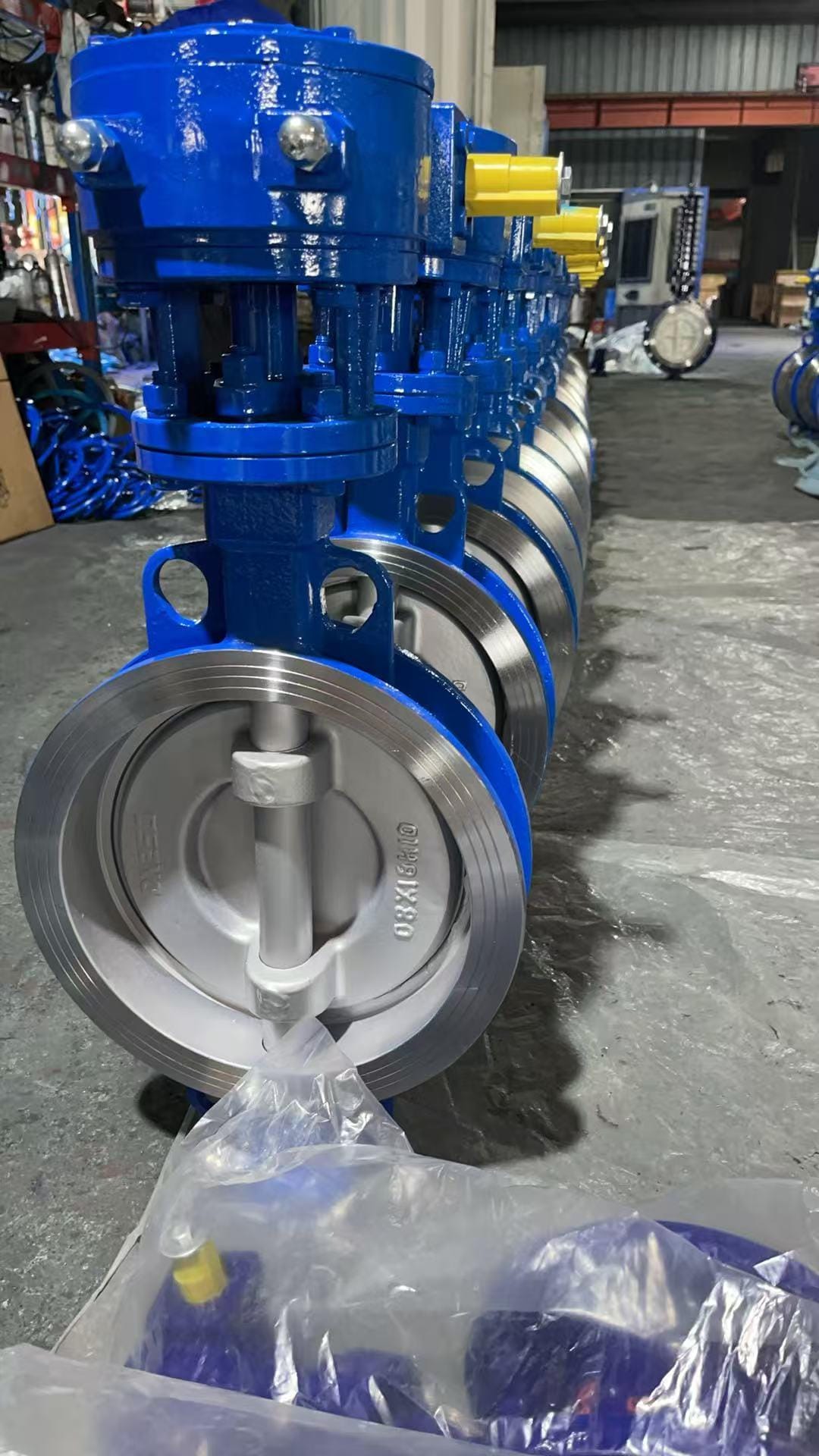 Затвор дисковый поворотный трехэксцентриковый межфланцевый стальной ру10 ду300 ручной