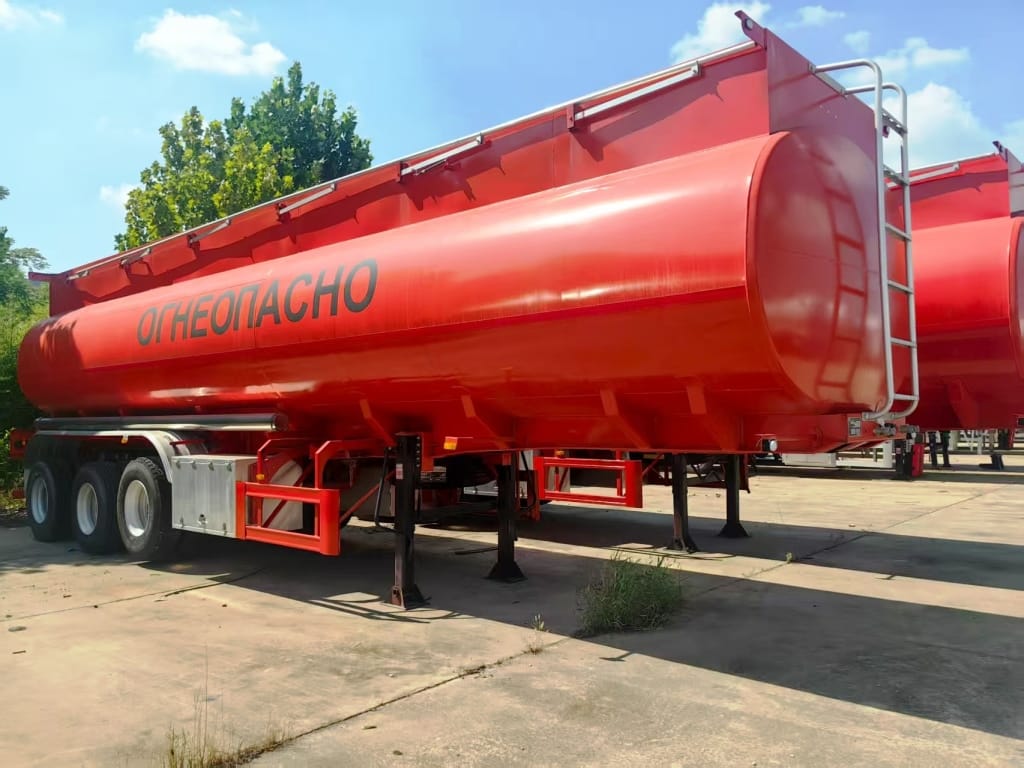 Полуприцеп-цистерна SHENGRUN SKW9402GYYA объём 36м3, для перевозки светлых нефтепродуктов, новый