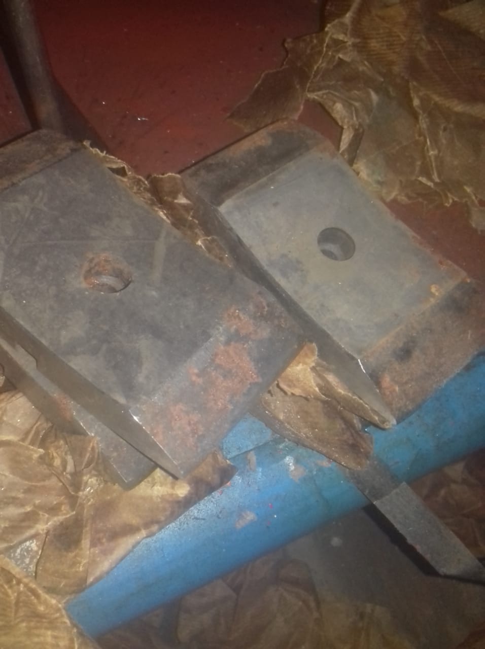 Продам  из наличия  челюсти к ключу TQ 340-35 и комплектующие