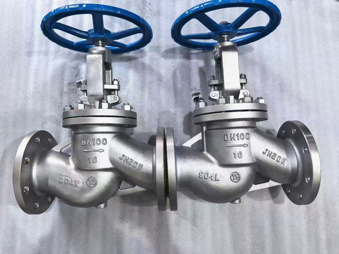 Вентиль запорный проходной нержавеющий фланцевый 15нж65п из 904L — фото 3