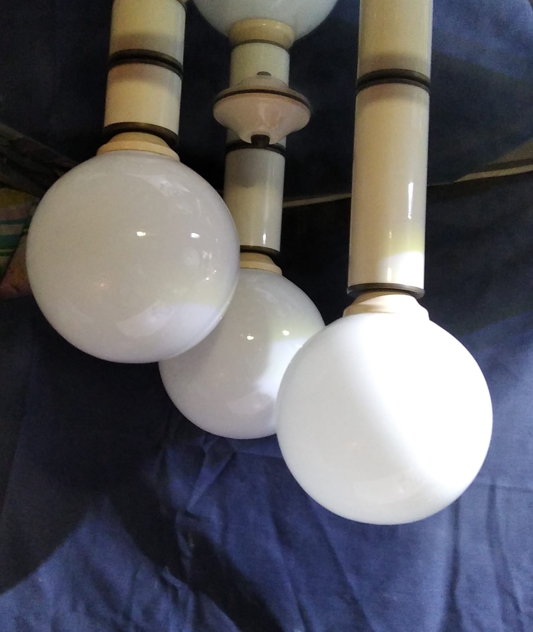 Продаю люстру