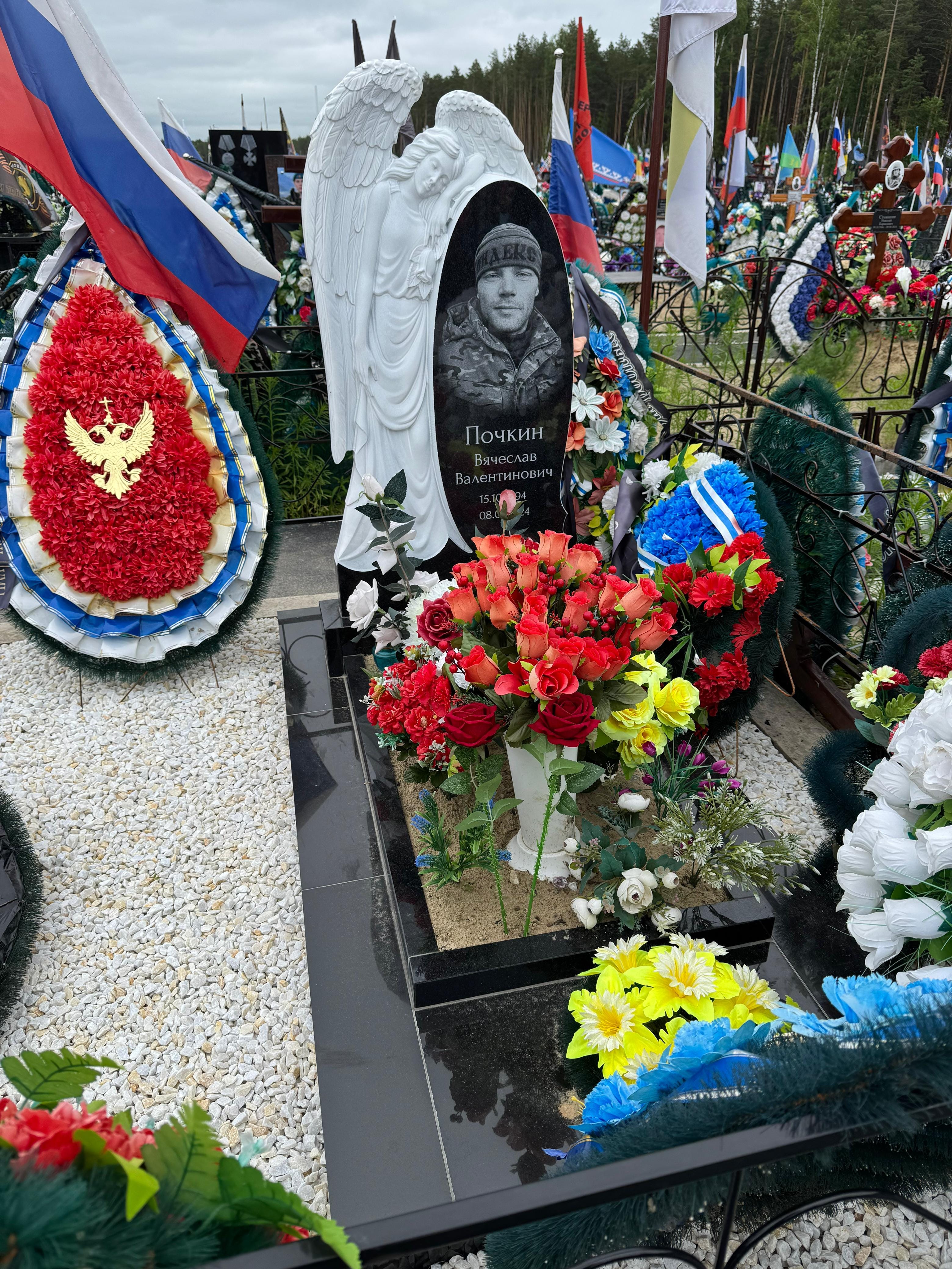 Памятник из гранита мрамора оградки венки — фото 7